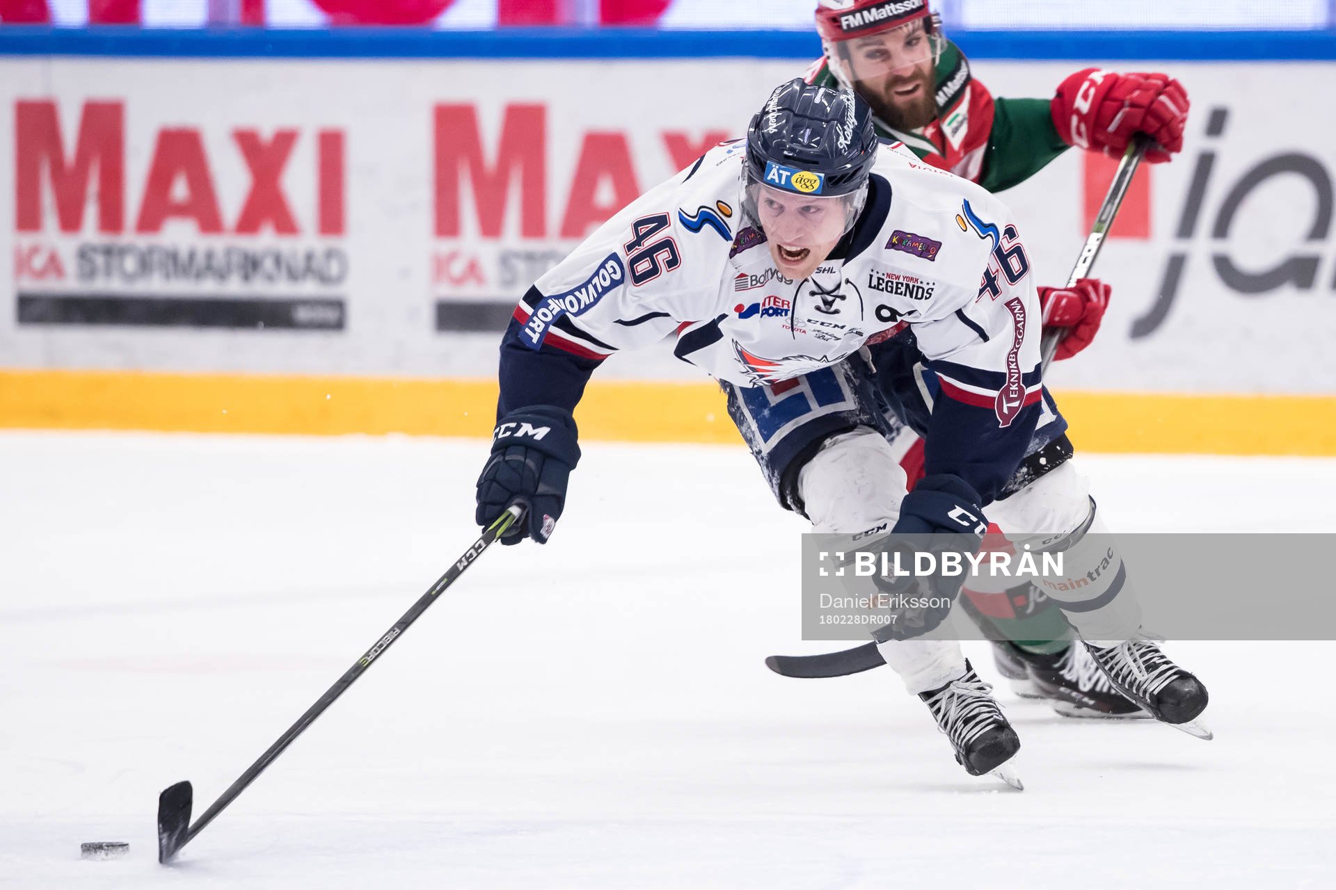 Linköpings Mathis Olimb  i ishockeymatchen i SHL mellan