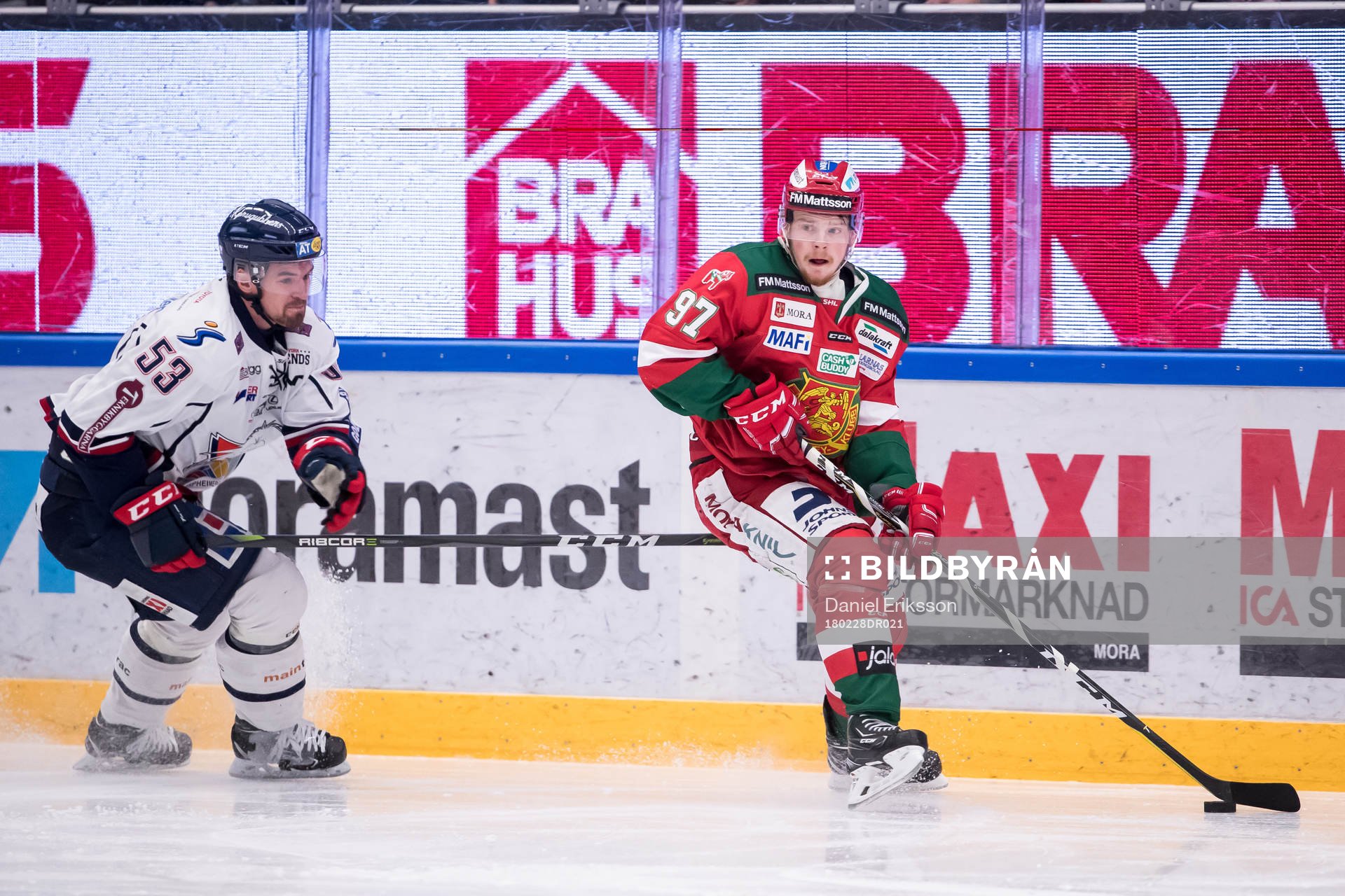 Linköpings Eddie Larsson och Moras David Kase  i