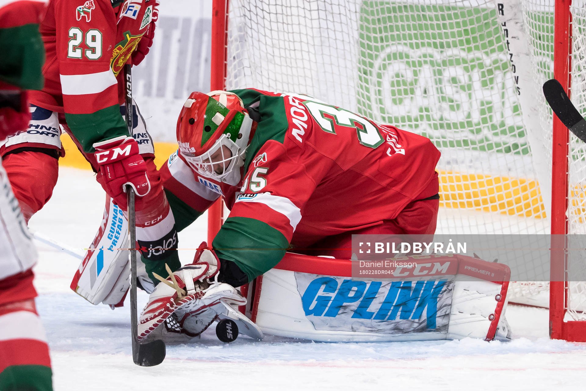 Moras målvakt Christian Engstrand  i ishockeymatchen i SHL