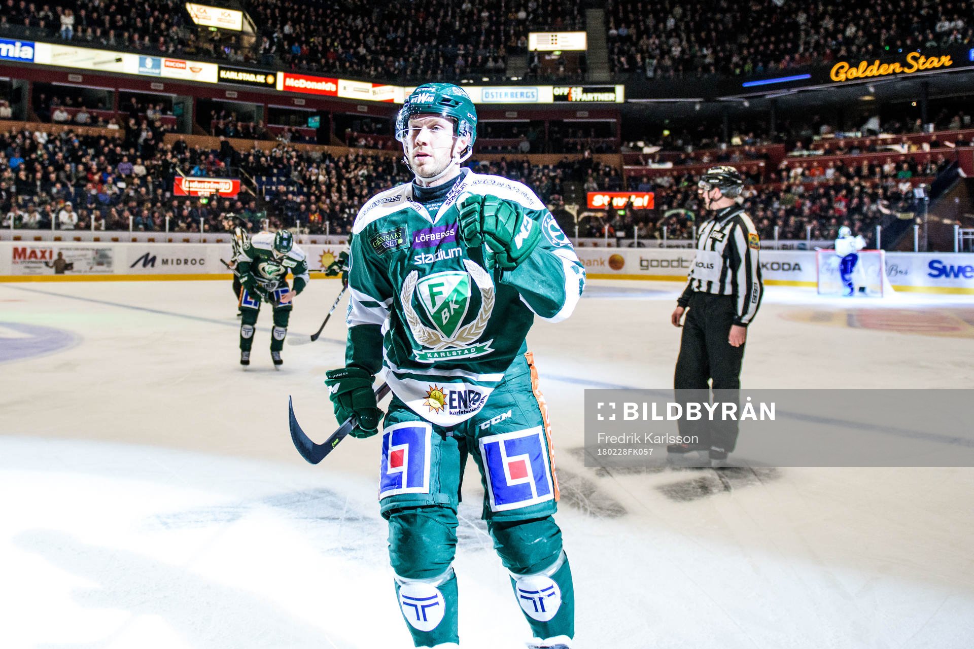 Färjestads Linus Persson jublar