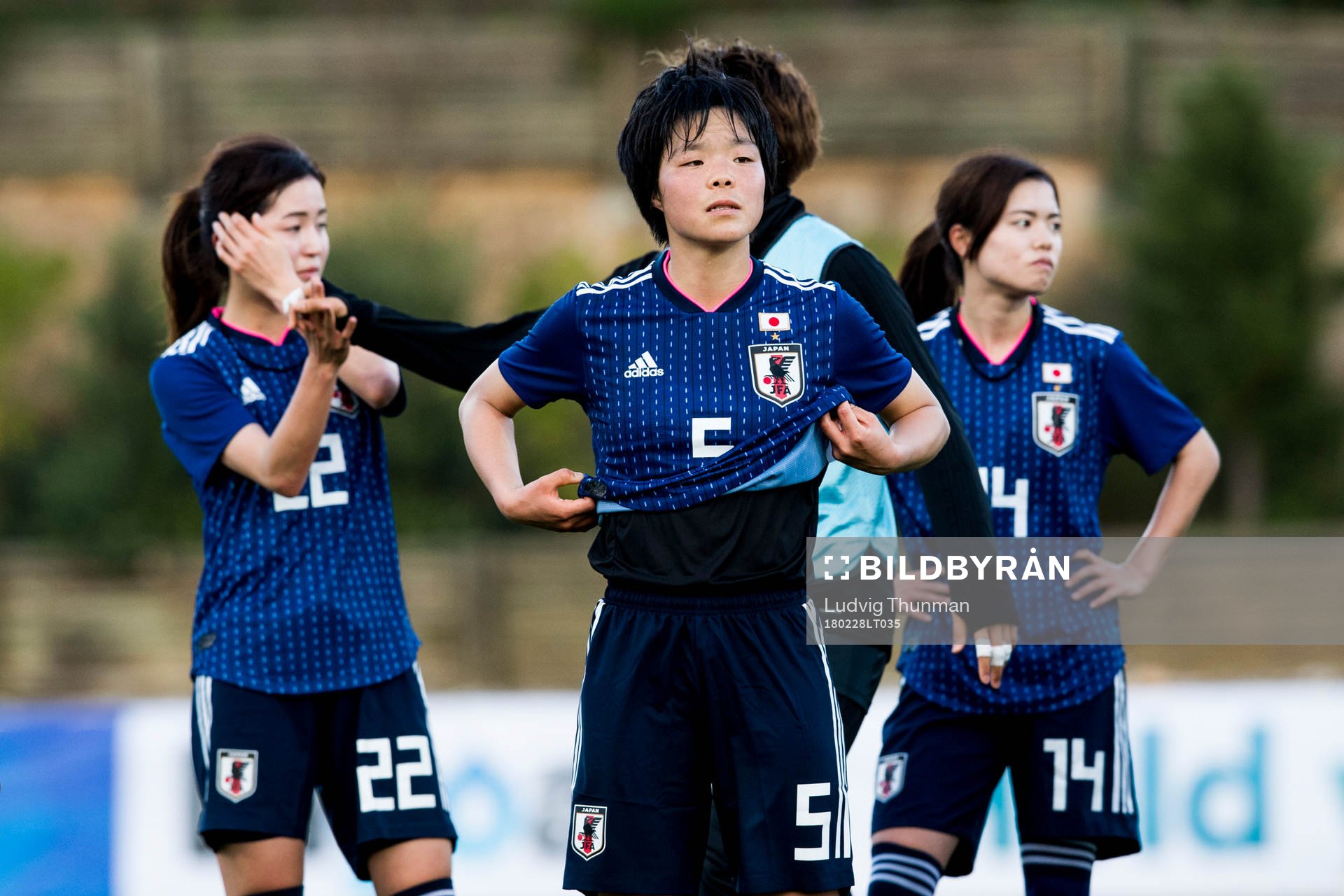 Japans Risa Shimizu, Nana Ichise och Yui Hasegawa deppar
