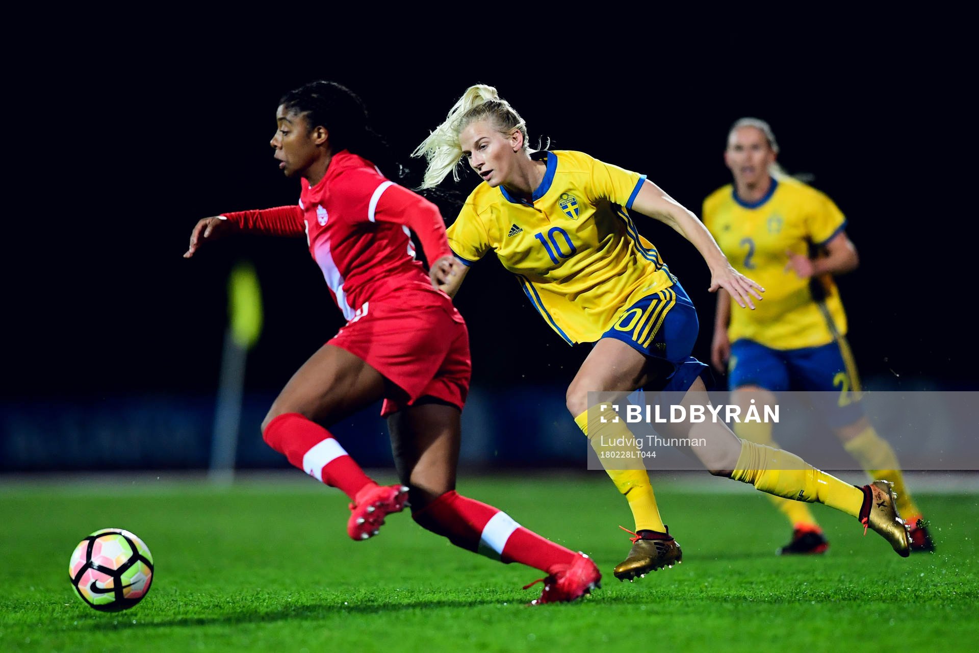 Kanadas Ashley Lawrence och Sveriges Sofia Jakobsson