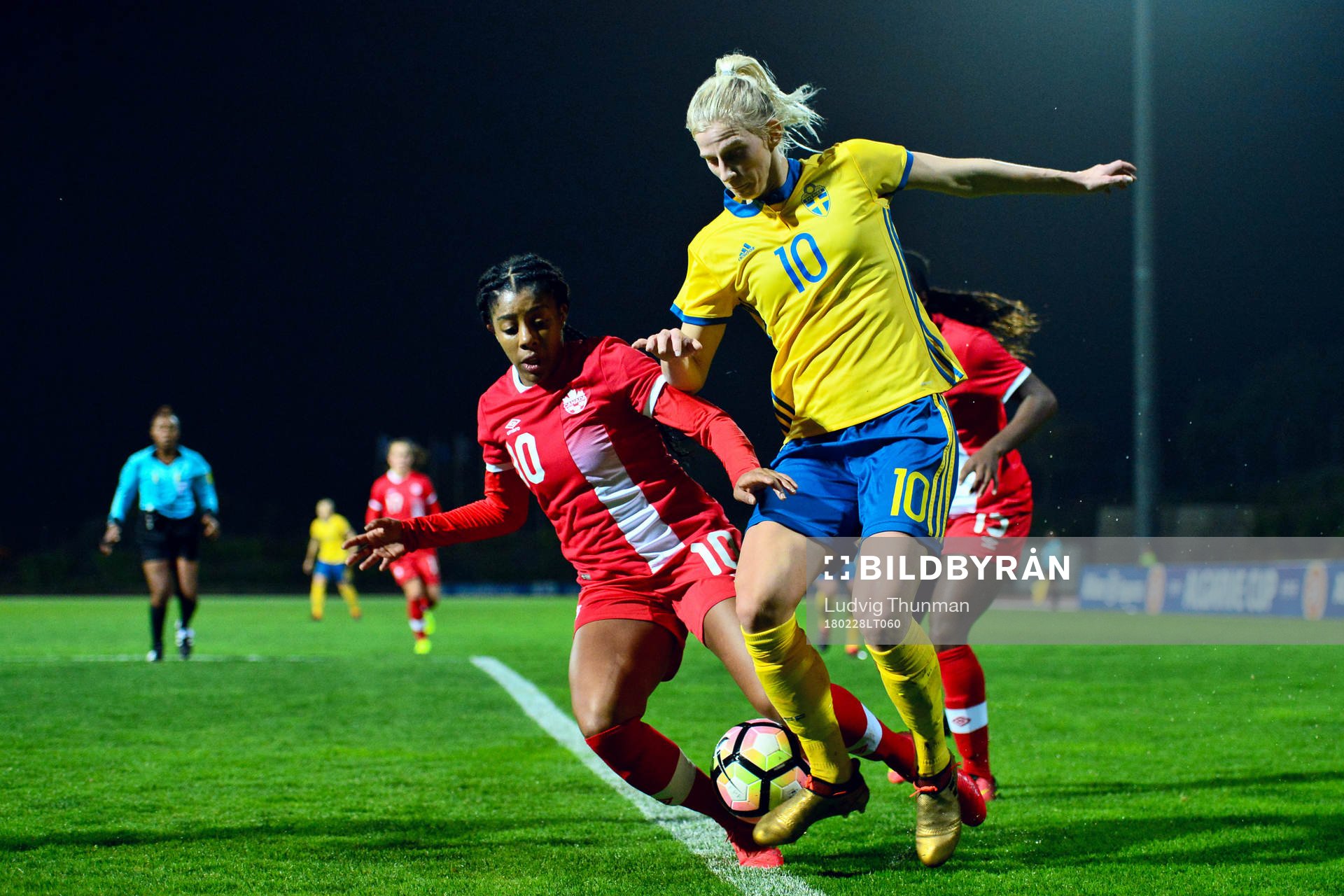 Kanadas Ashley Lawrence och Sveriges Sofia Jakobsson