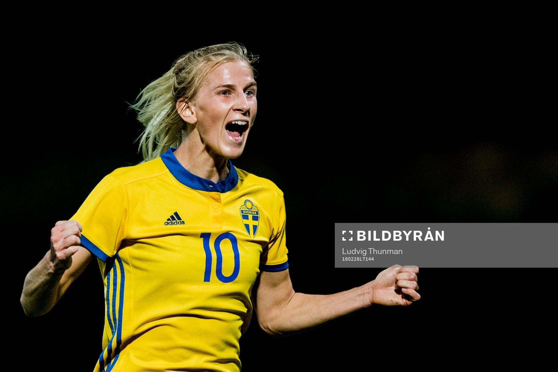 Sveriges Sofia Jakobsson jublar