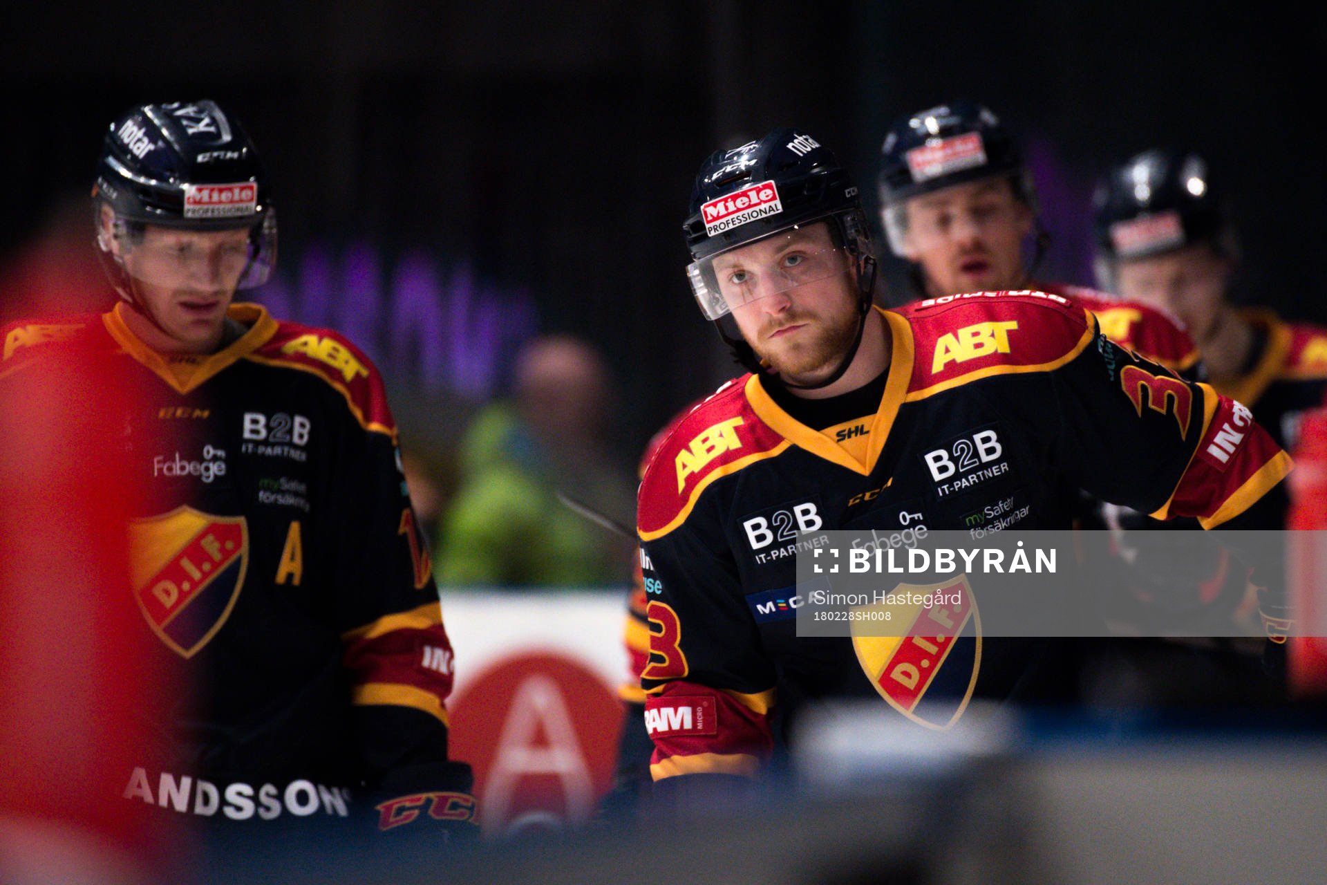 Djurgårdens Linus Hultström före ishockeymatchen i SHL