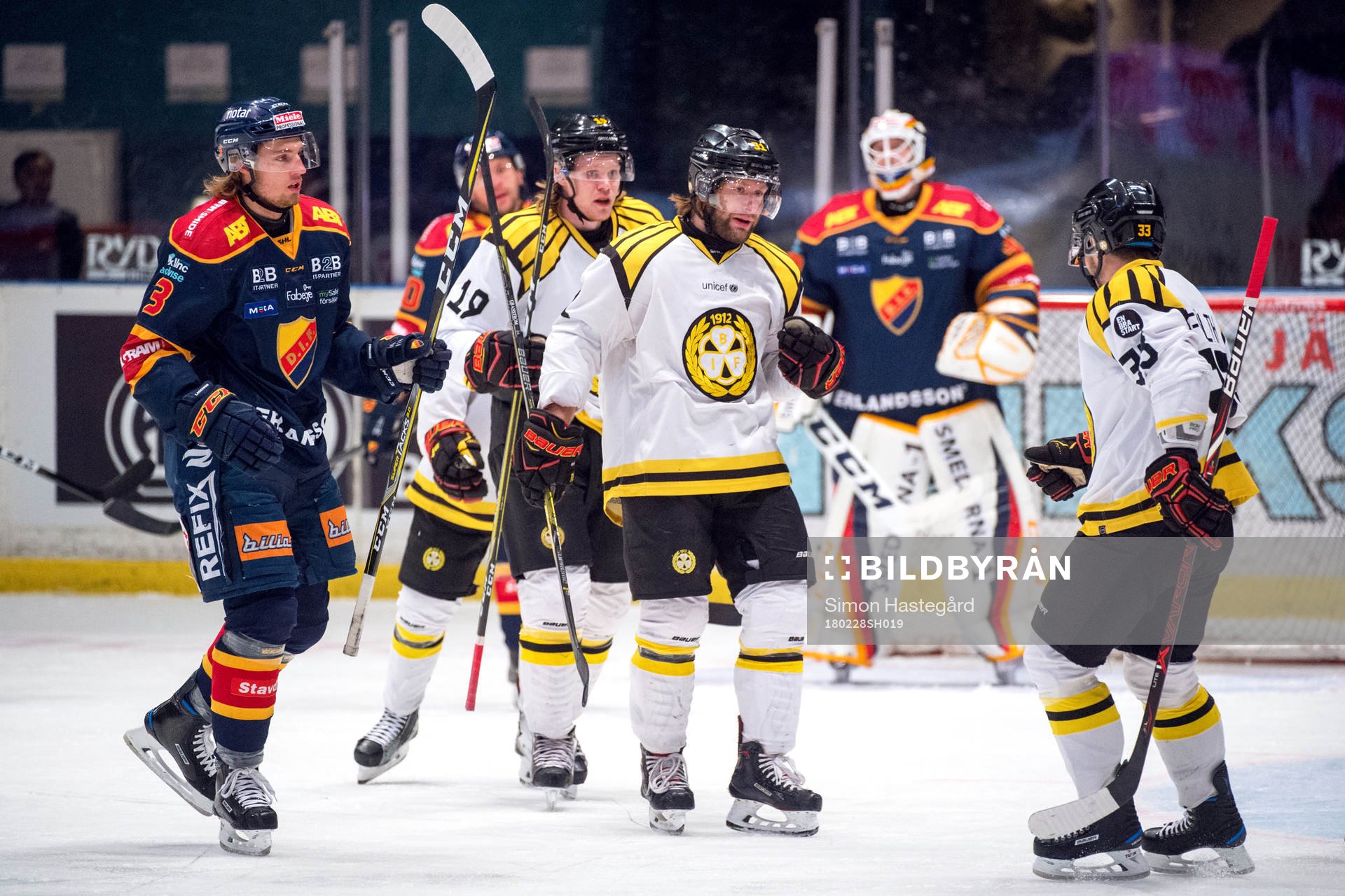 Brynäs Jonathan Granström jublar med lagkamrater