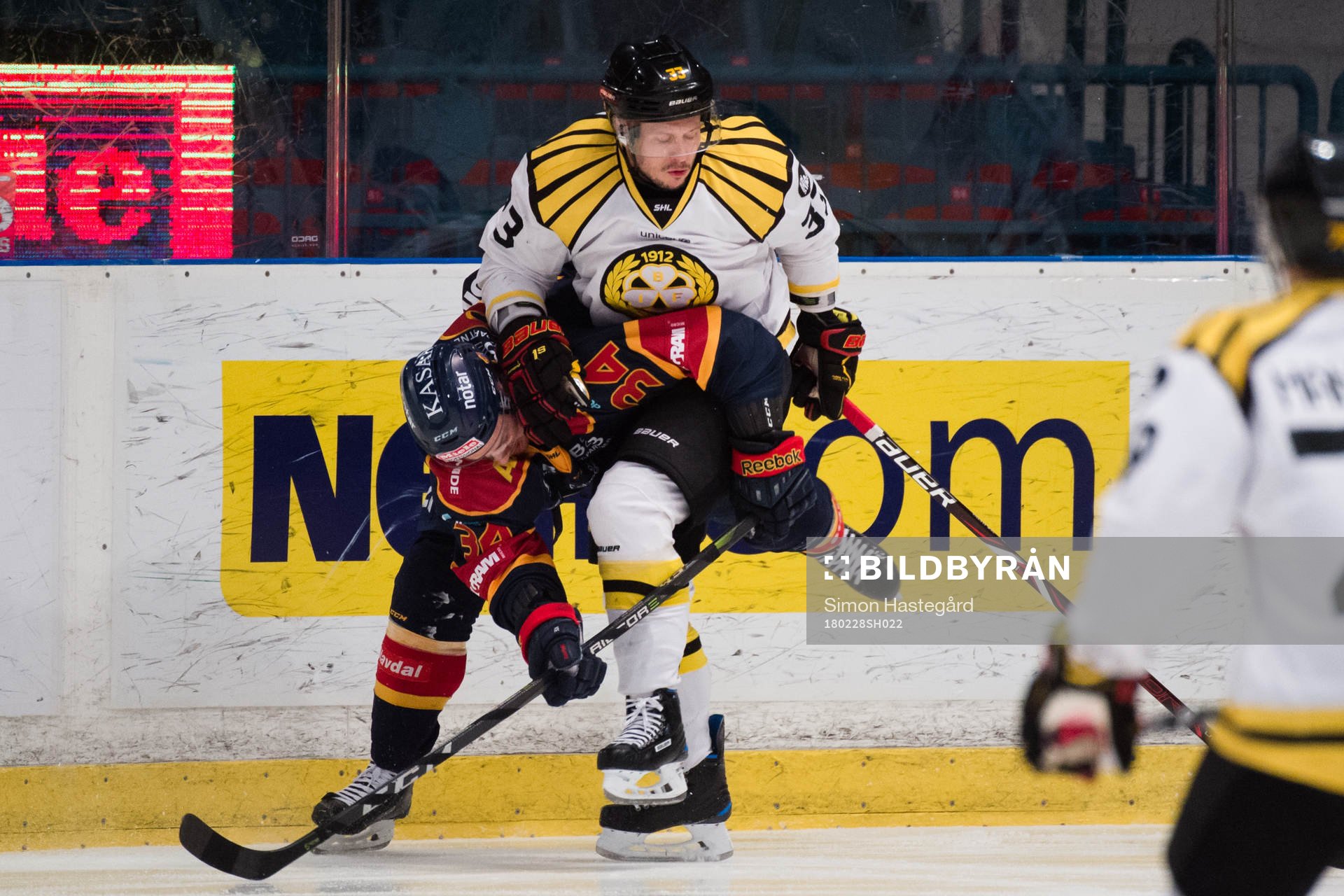 Brynäs Elias Fälth  och Djurgårdens Daniel Brodin