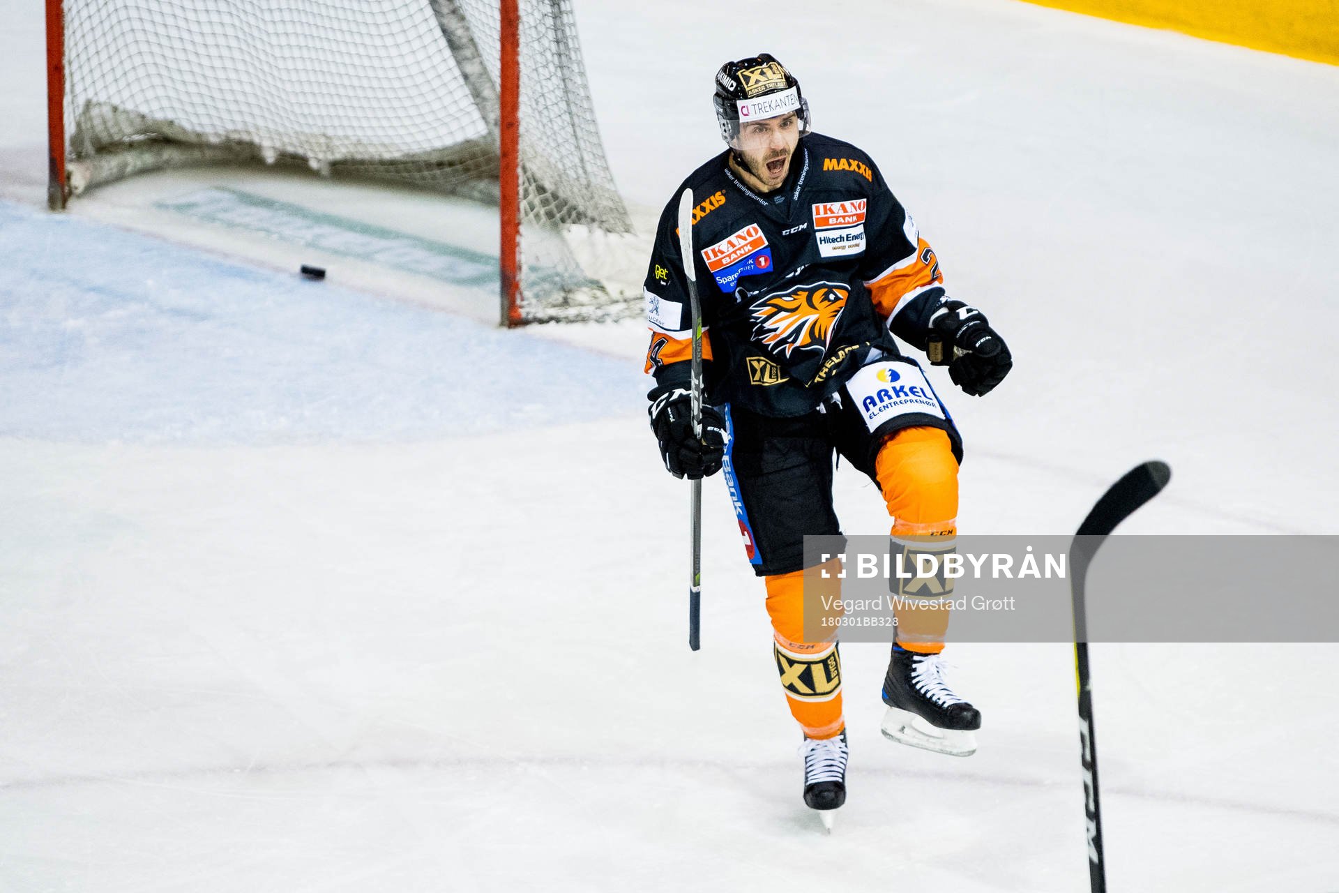 Nick Pageau of Frisk Asker celebrates scoring 1-0
