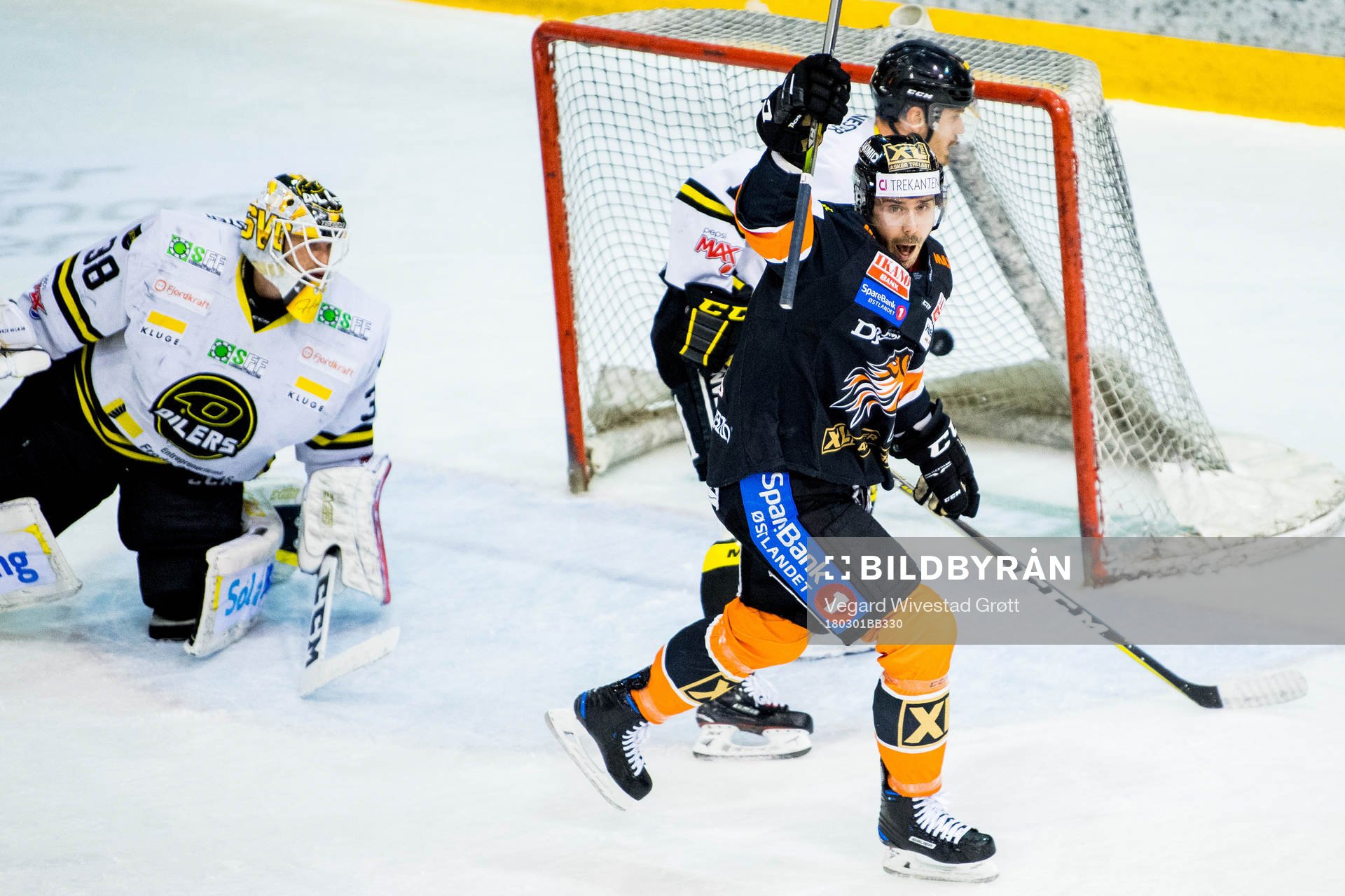Nick Pageau of Frisk Asker celebrates scoring 1-0