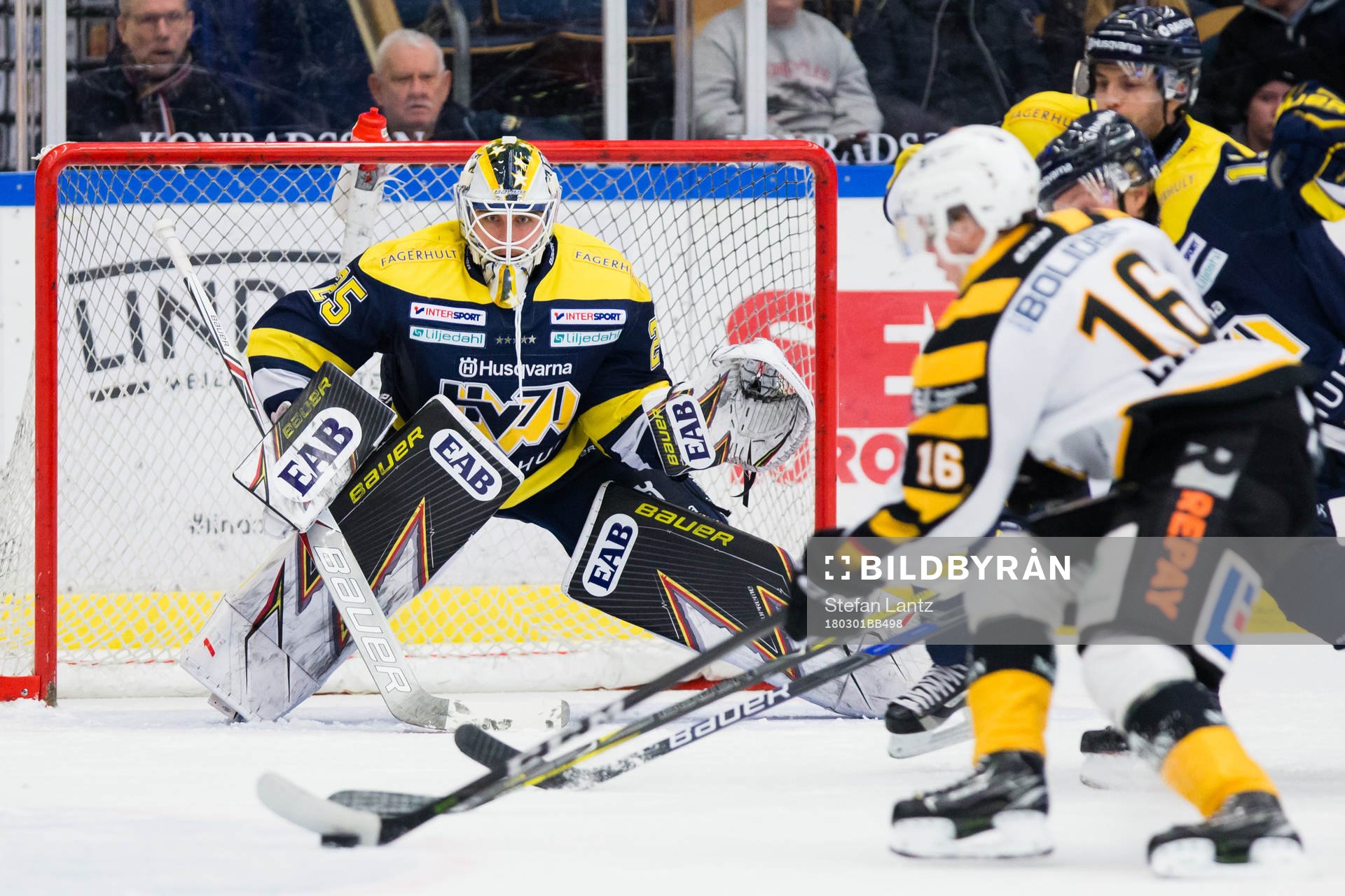 s målvakt Felix Sandström mot Skellefteås Linus
