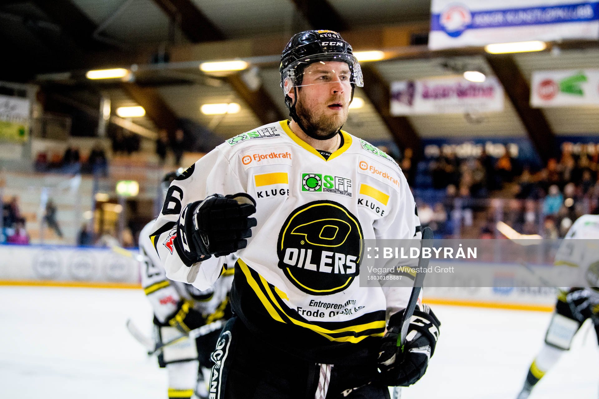Lassi Kokkala of Stavanger Oilers celebrates scoring 3-1