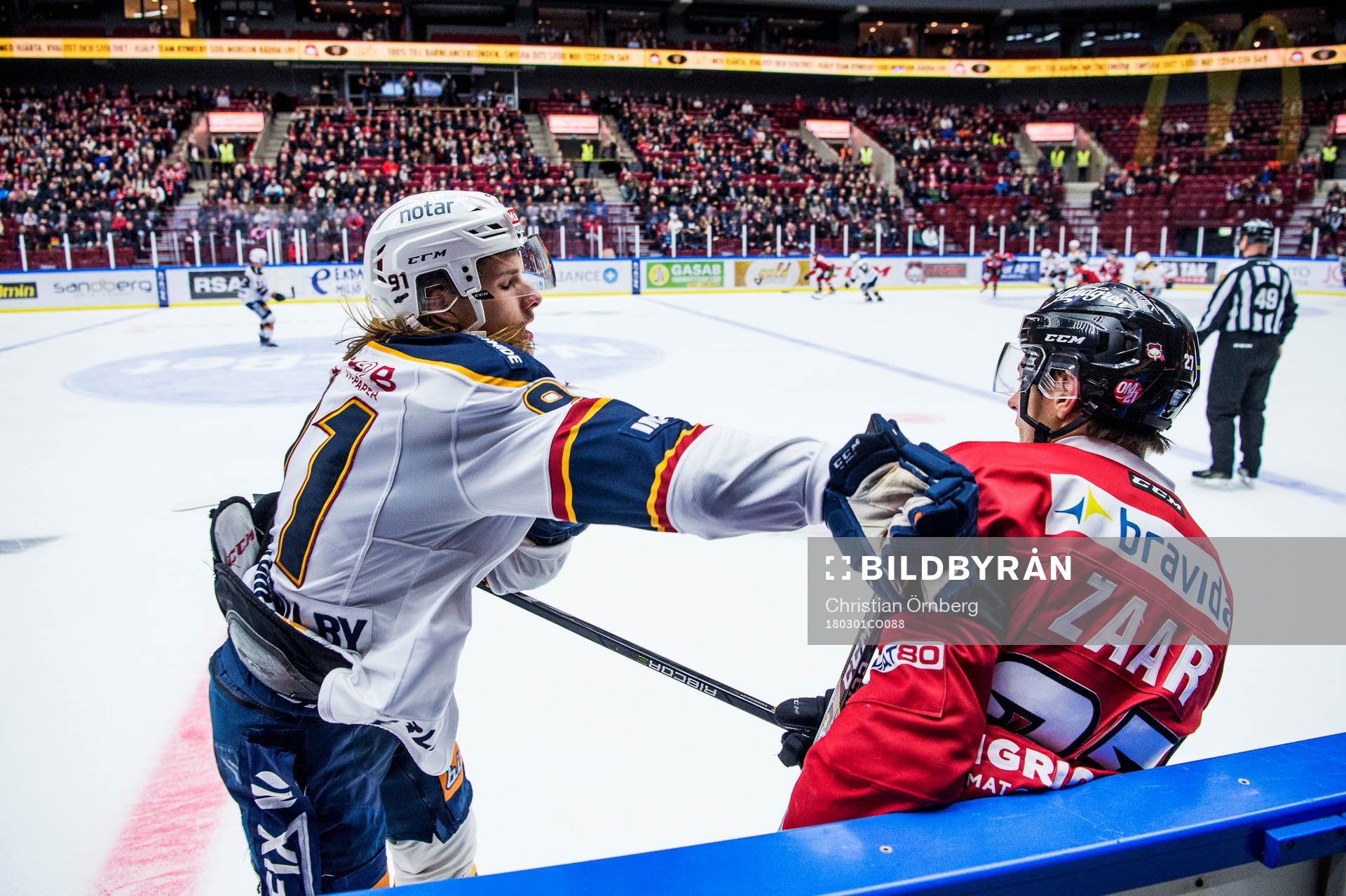 Djurgårdens Axel Jonsson Fjällby och Malmö Redhawks