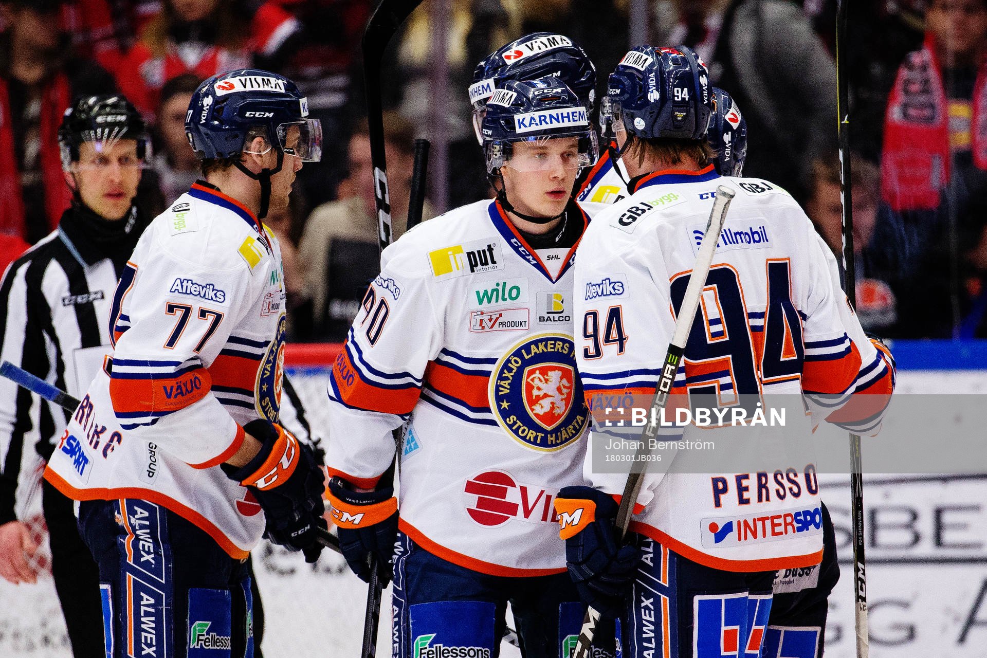 Växjös Elias Pettersson jublar med Pontus Netterberg och
