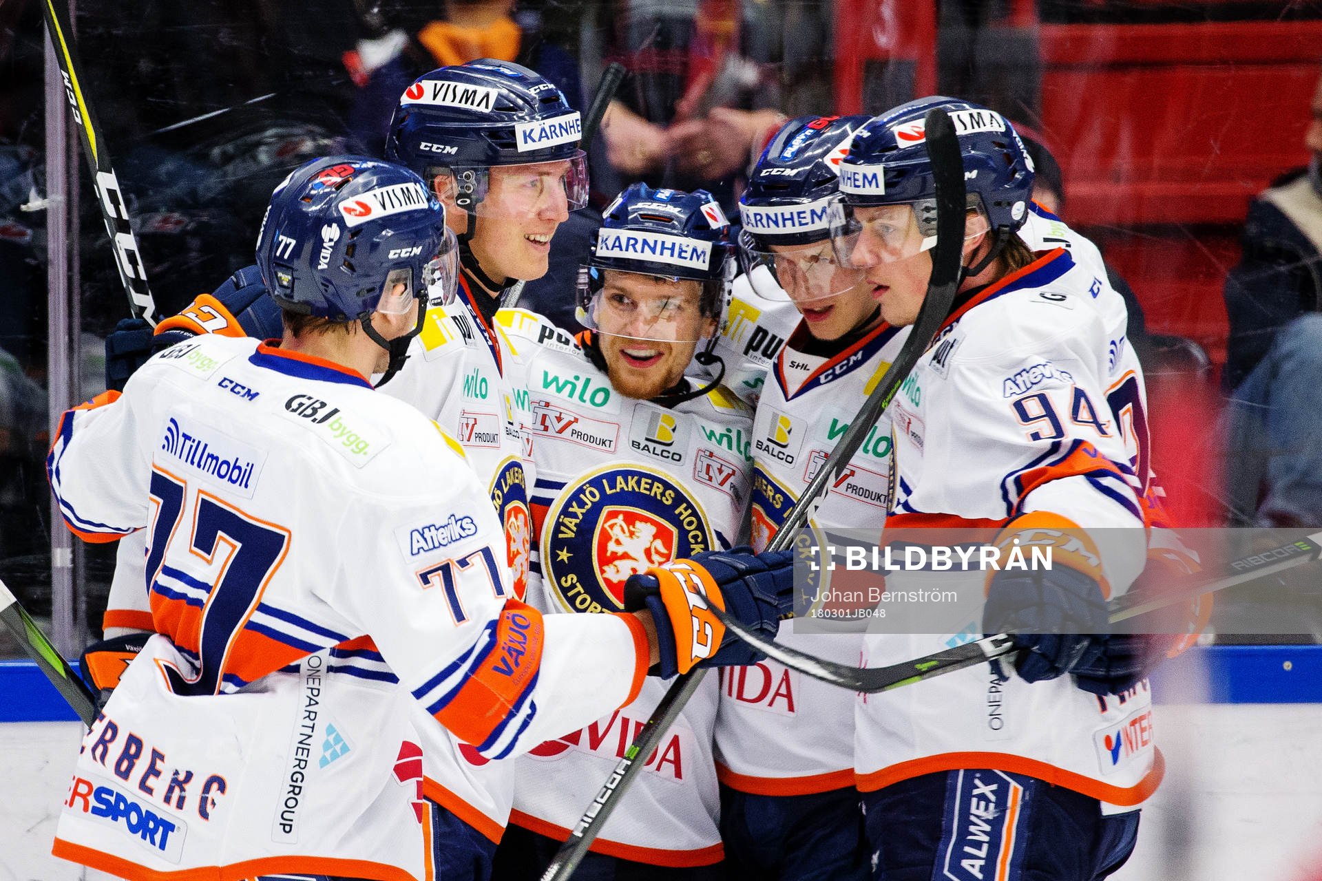 Växjös Brendan Shinnimin jublar med lagkamrater