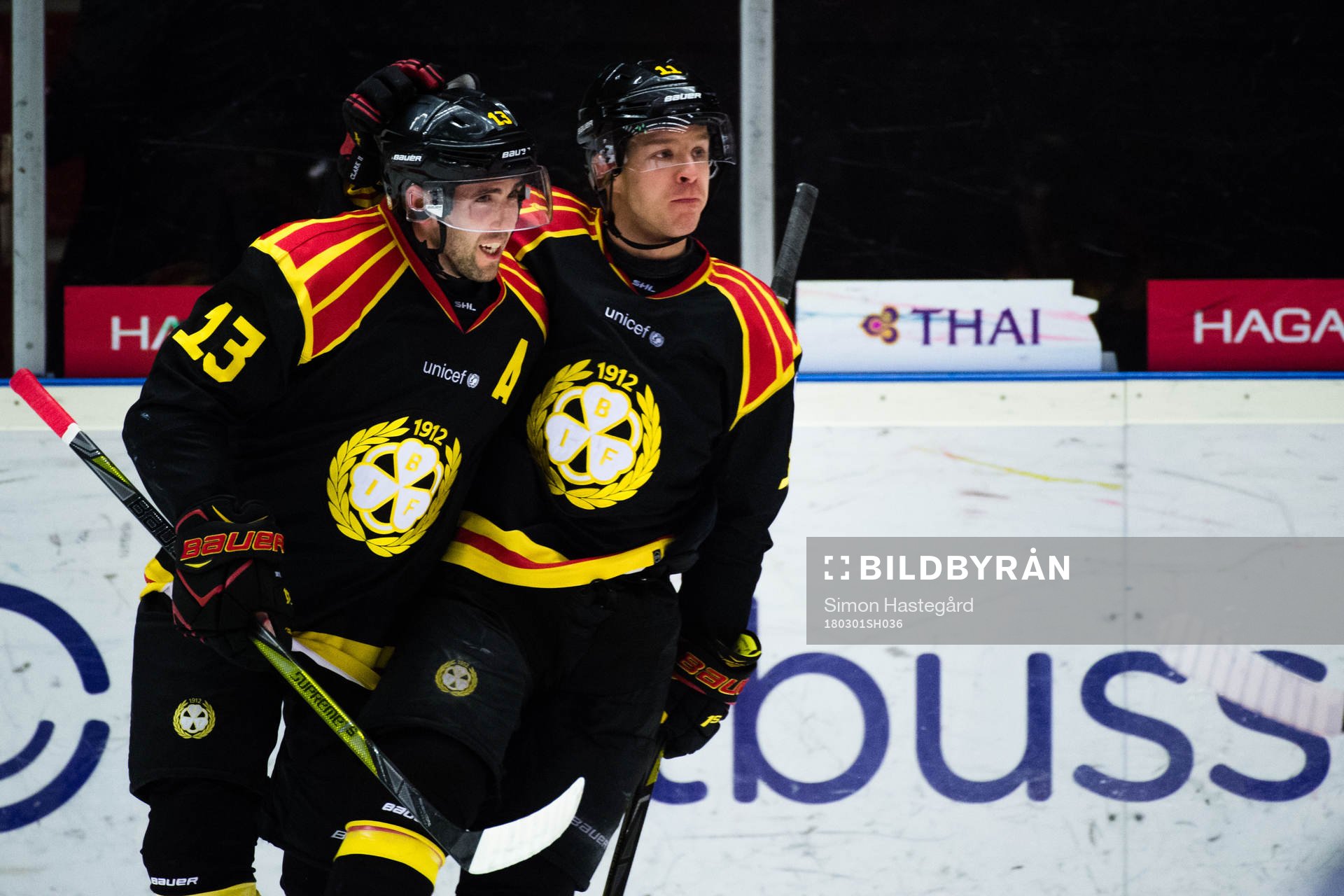Brynäs Ryan Gunderson och Kevin Clark jublar