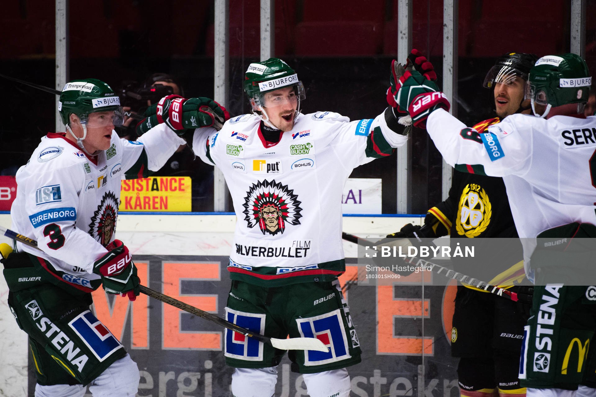 Frölundas Carl Grundström och Adam Almqvist jublar