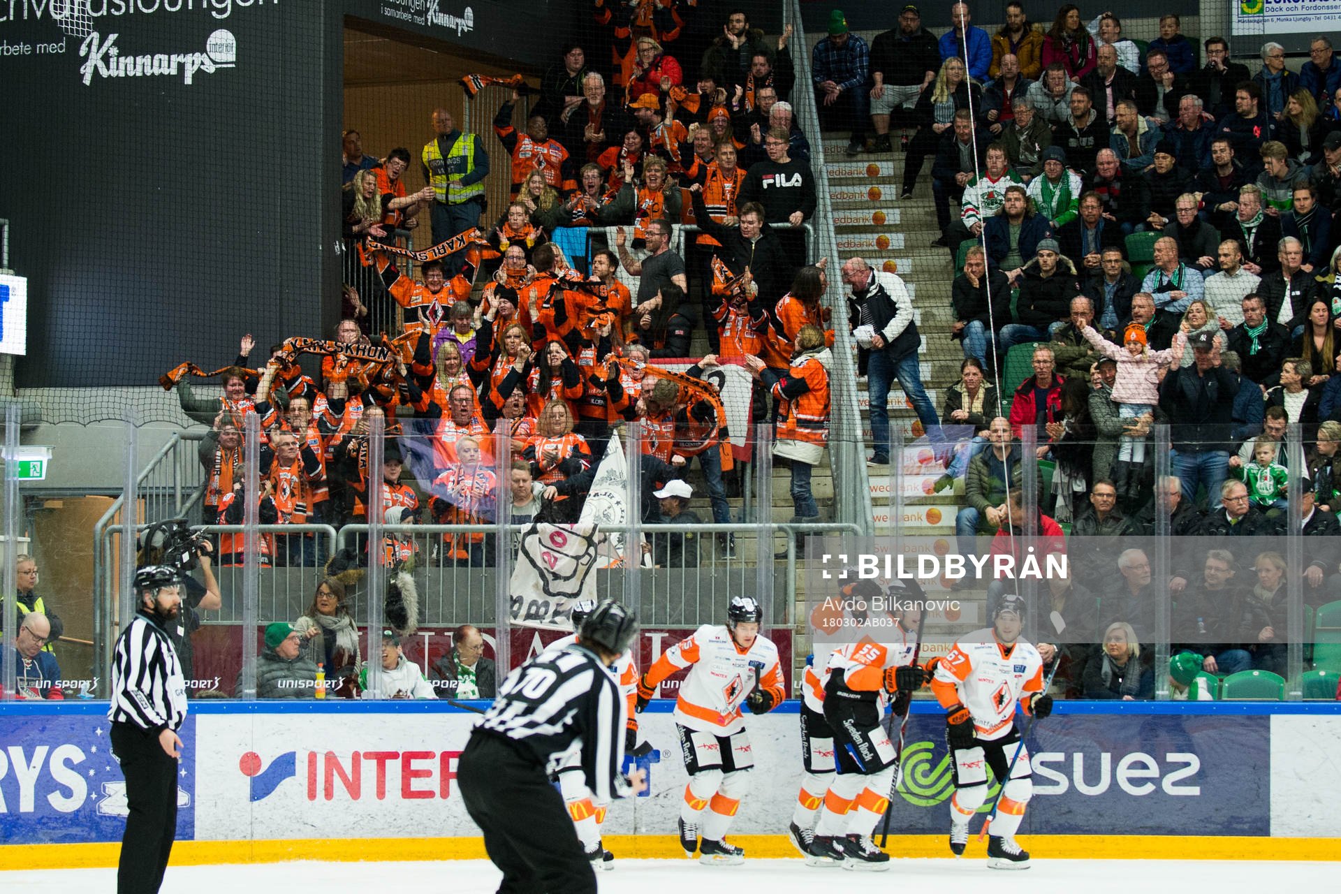 Karlskronas Carl Persson jublar framför Karlskronas