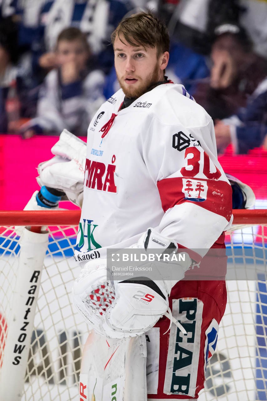 Timrås målvakt Henrik Haukeland  i ishockeymatchen i