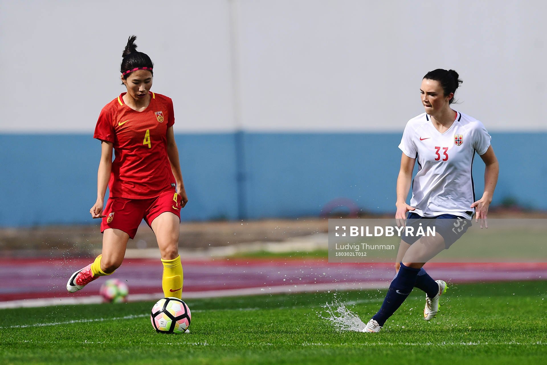 Kinas Xue Jiao och Norges Ingrid Syrstad Engen