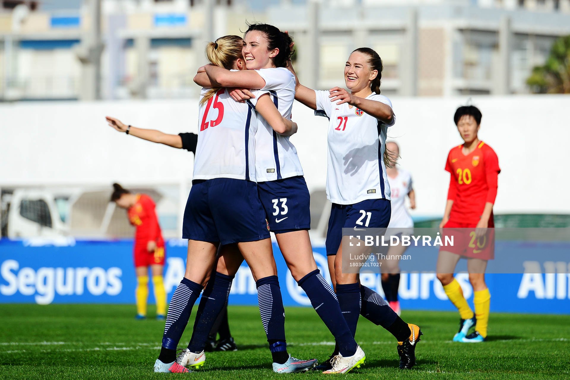 Norges Synne Sofie Kinden Jensen och Ingrid Syrstad Engen