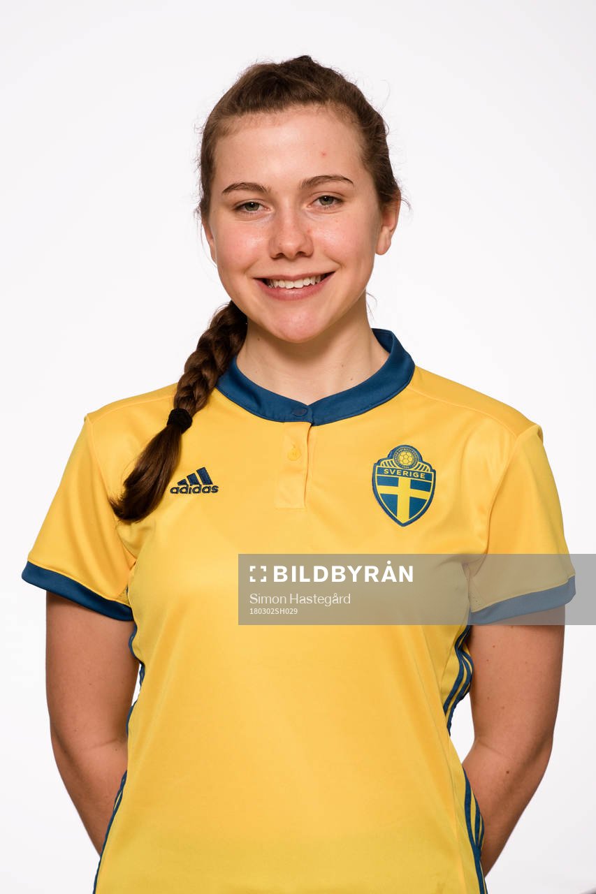 Ella Smith Ygfeldt i F16-landslaget