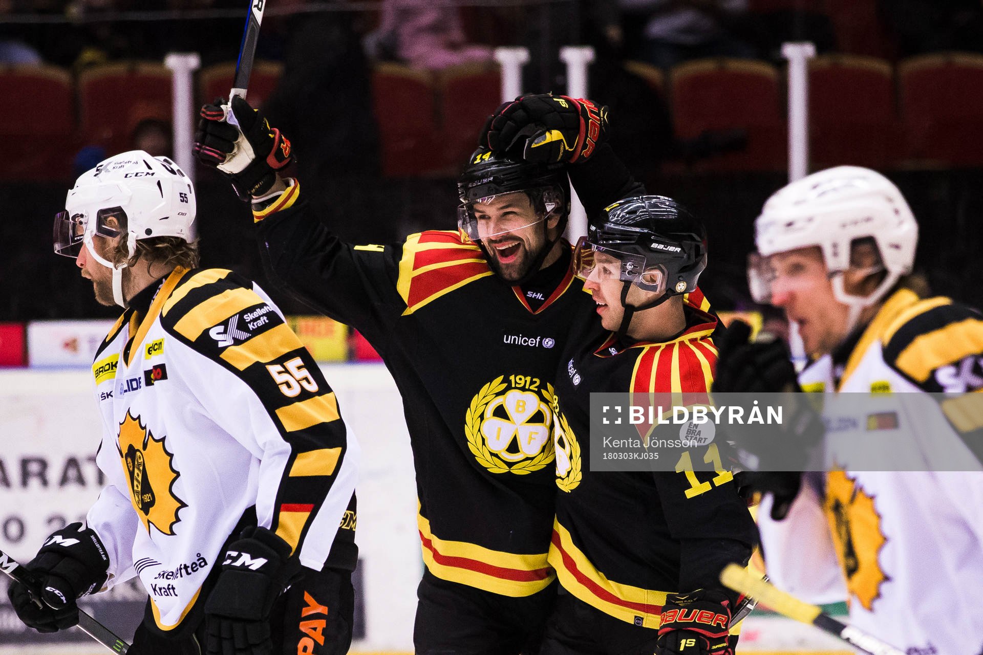 Brynäs Johan Alcén jublar med Kevin Clark