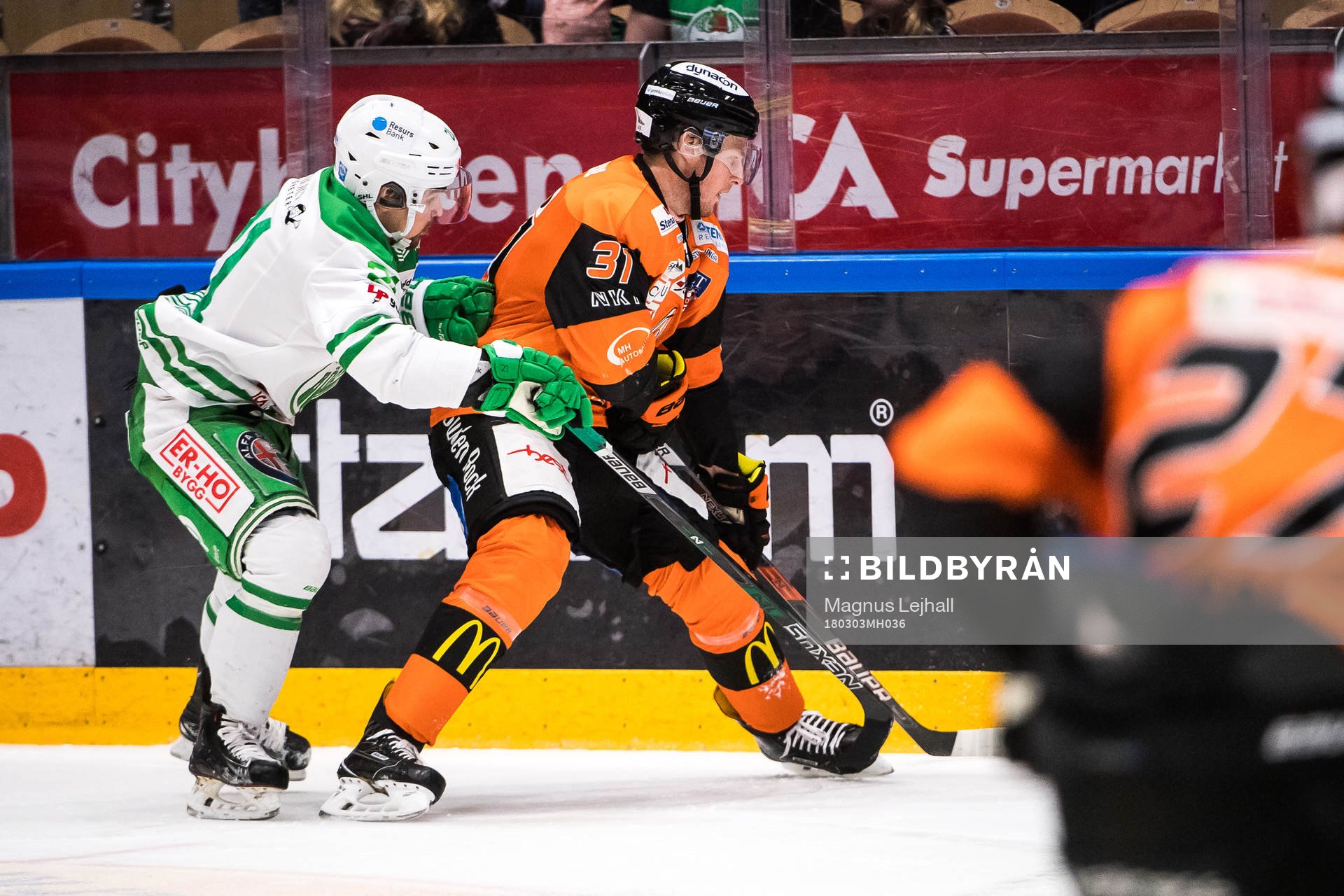 Rögles Kevin Gagné och Karlskronas Marcus Paulsson