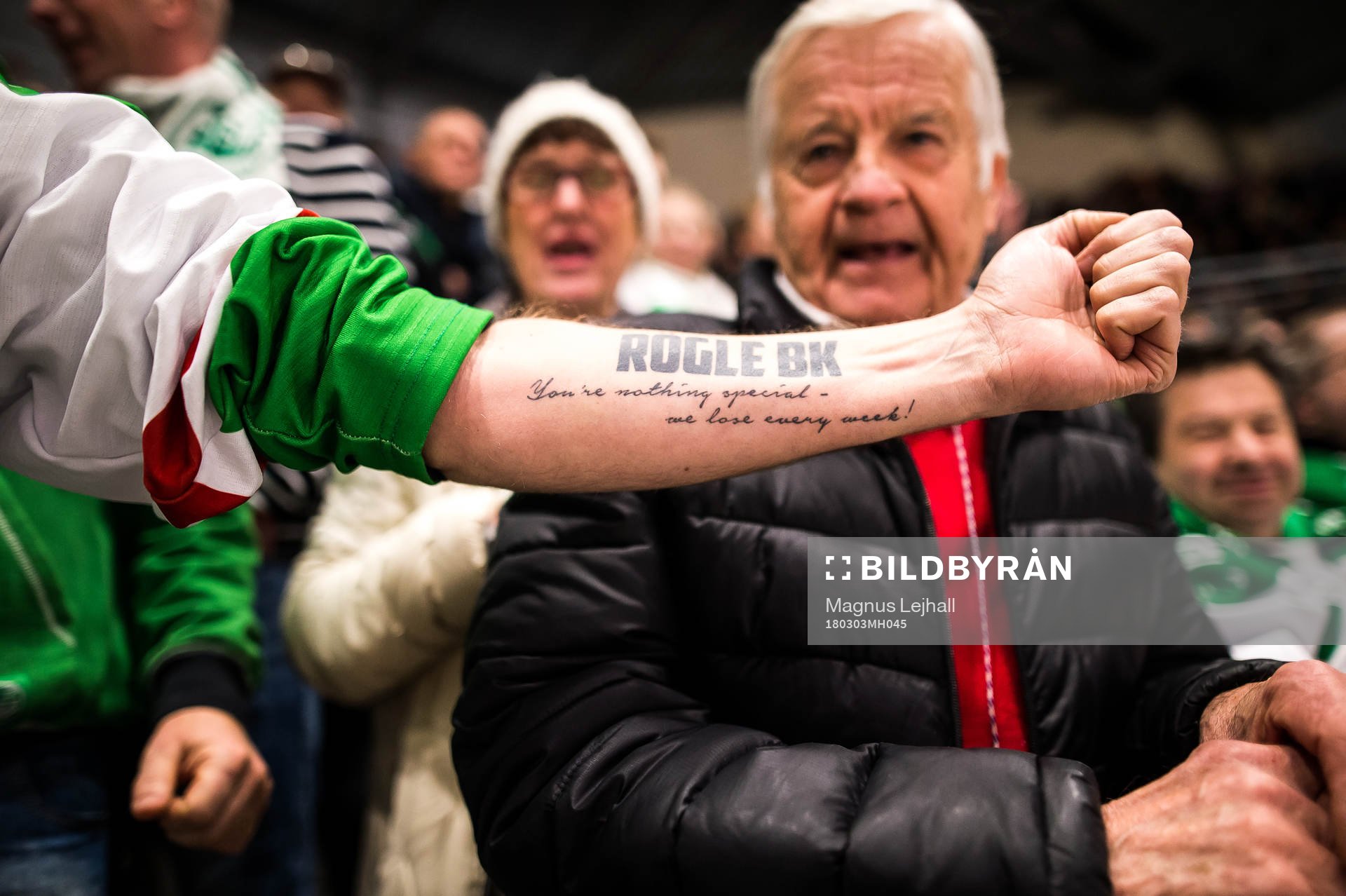 Röglö supportrar jublar
