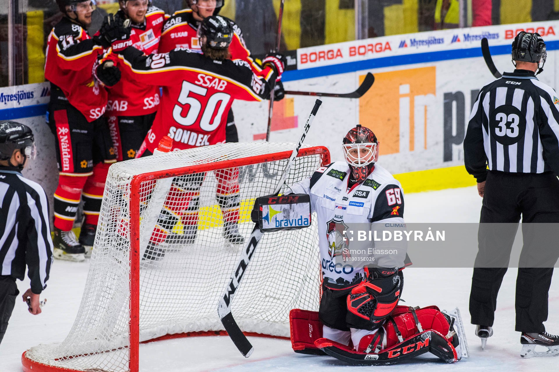 Malmö Redhawks målvakt Oscar Alsenfelt deppar