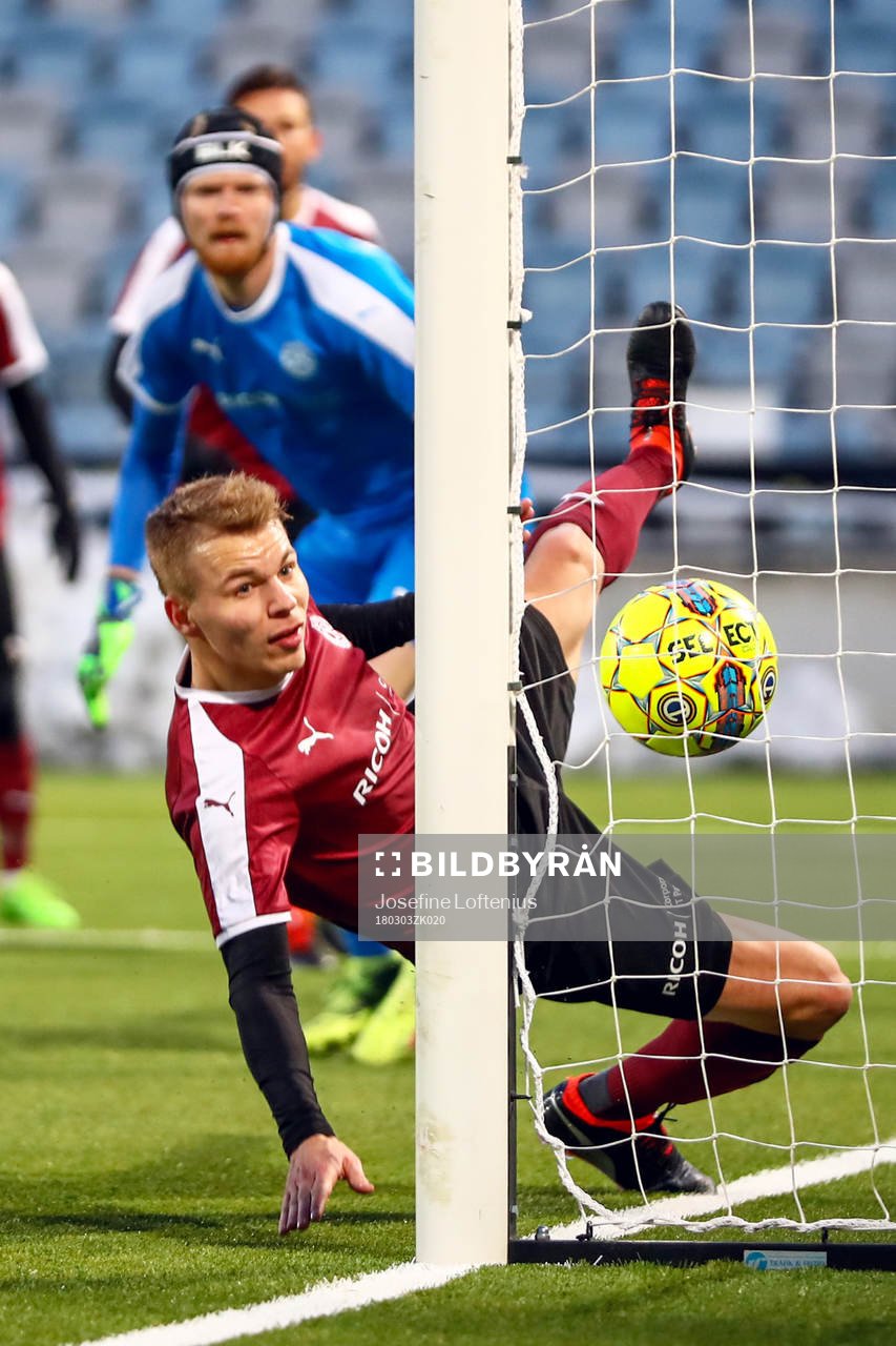 Norrköpings Kalle Holmberg (ej i bild) gör 2-1 bakom