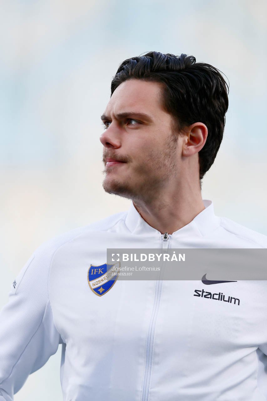 Norrköpings David Moberg Karlsson innan fotbollsmatchen i