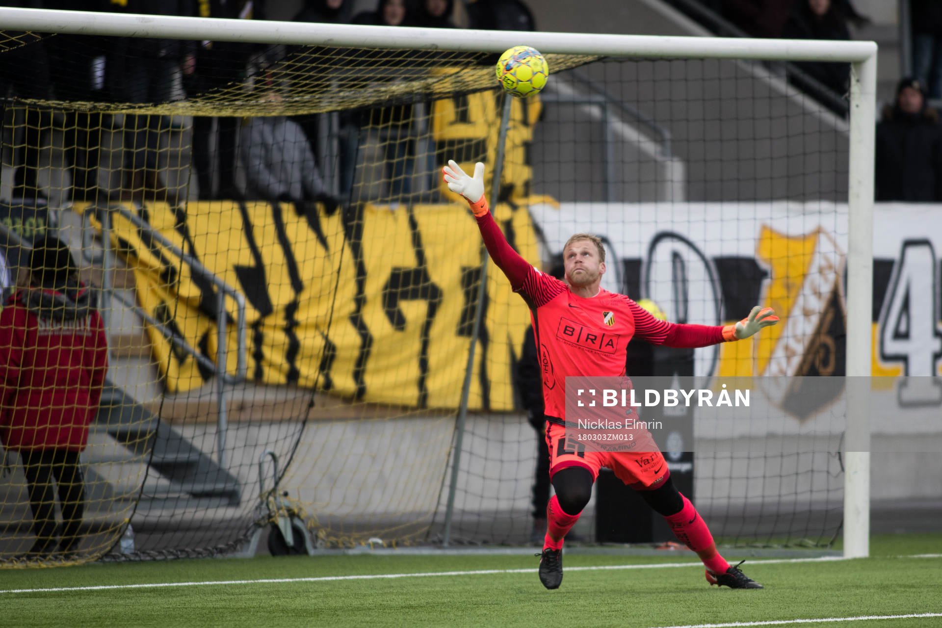 Häckens målvakt Peter Abrahamsson släpper in 0-1