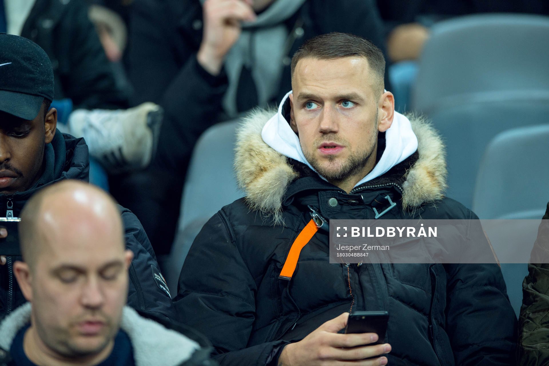 s Alexander Milosevic oxå läktaren