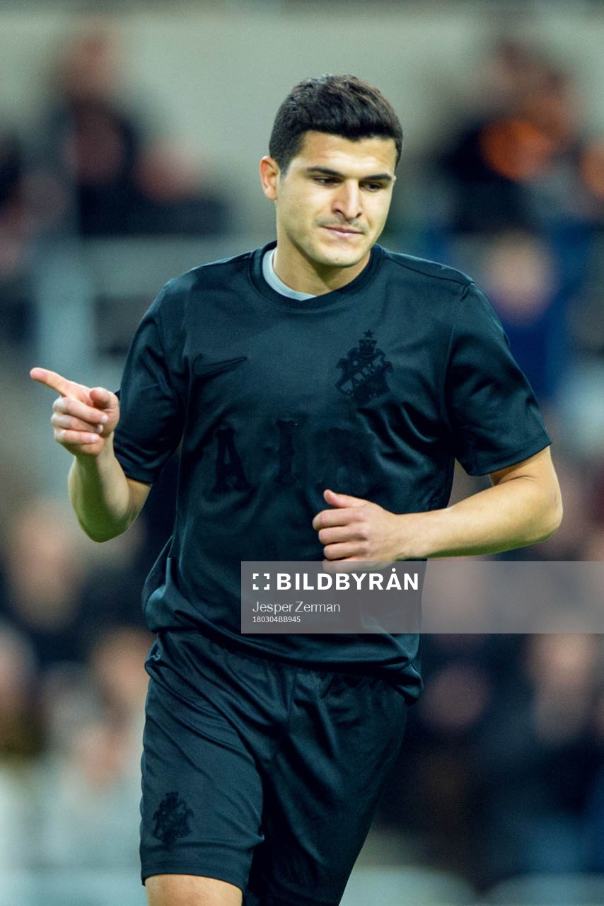 s Tarik Elyounoussi jublar