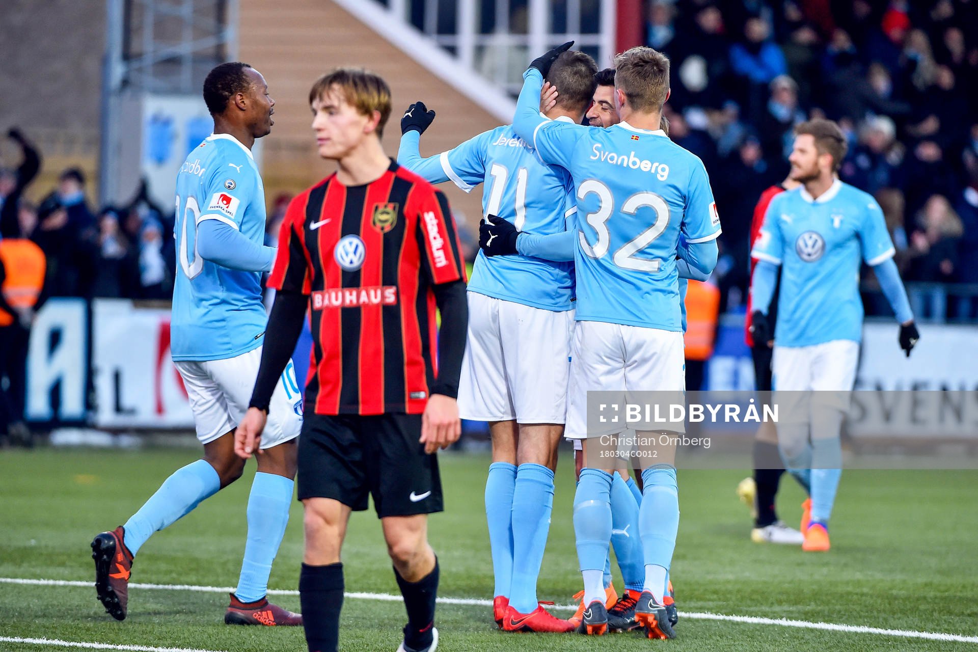 Malmö FFs Alexander Jeremejeff jublar med lagkamrater