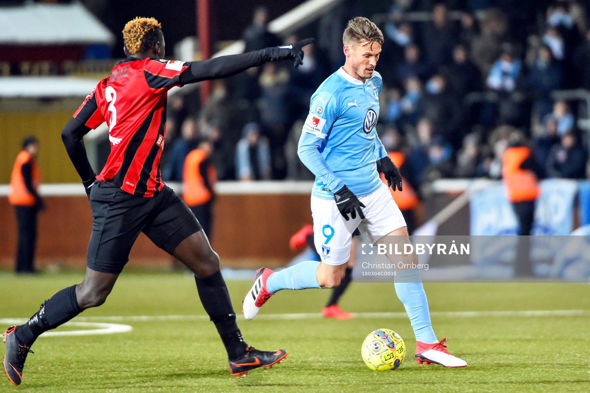 Brommapojkarnas Kyle Konwea och Malmö FFs Markus Rosenberg