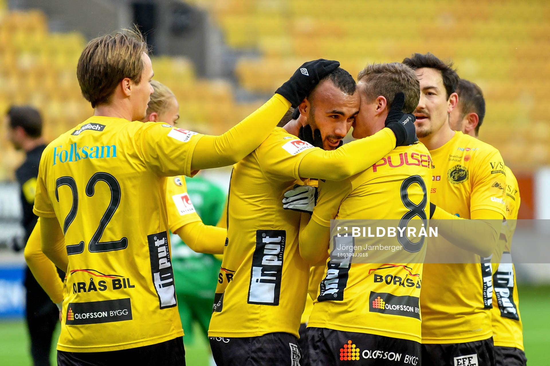 Elfsborgs Samuel Holmén jublar med lagkamrater efter 2-0 på straff under fotbollsmatchen i Svenska cupen mellan Elfsborg och Hammarby den 4 mars 2018 i Borås.