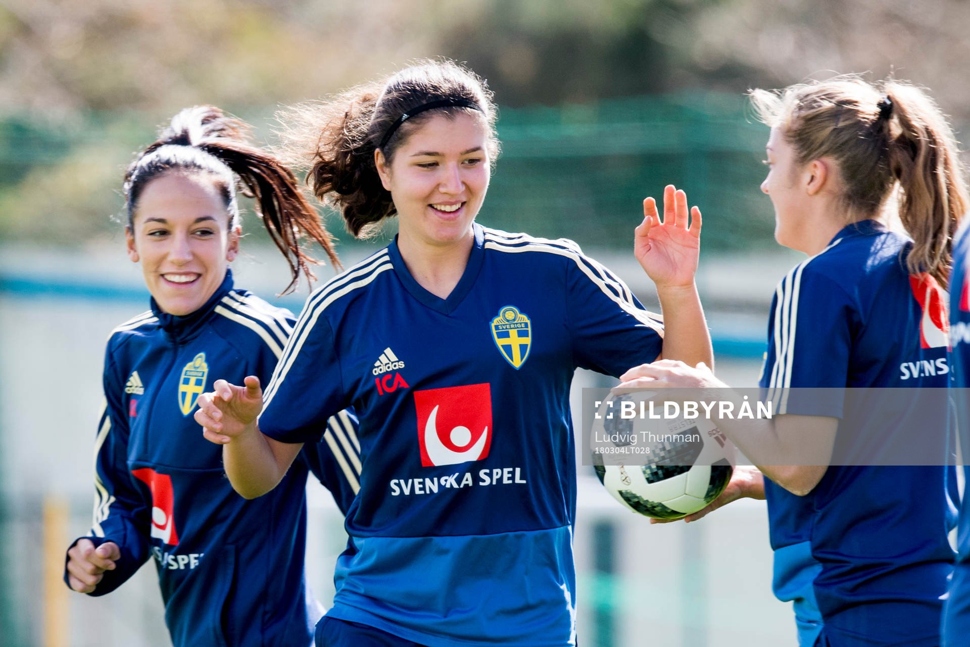 Anna Oskarsson Loreta Kullashi och Filippa Angeldal