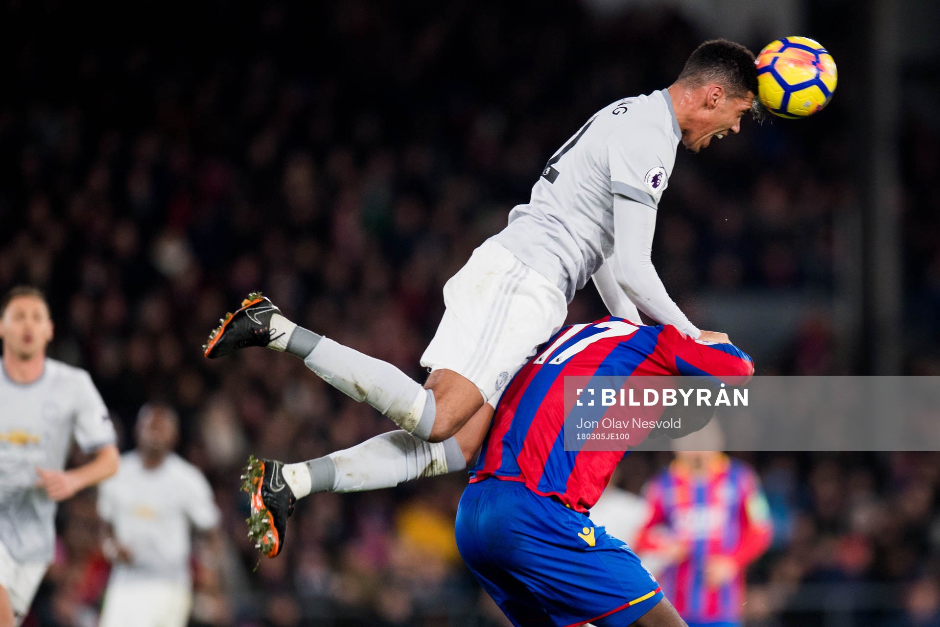 Chris Smalling of Manchester United and Christian Benteke of Crystal Palace during the Premier League match between Crystal Palace and Manchester United on March 5, 2018 in London.