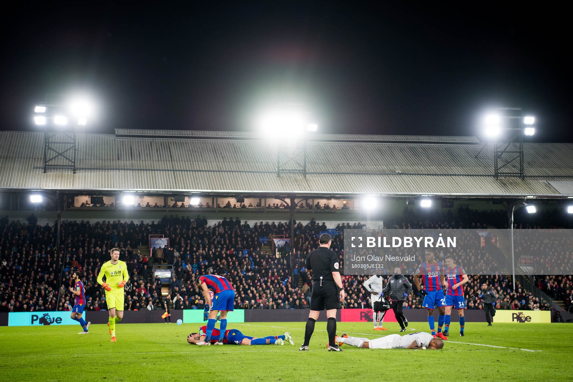 Luka Milivojevic of Crystal Palace and Chris Smalling of
