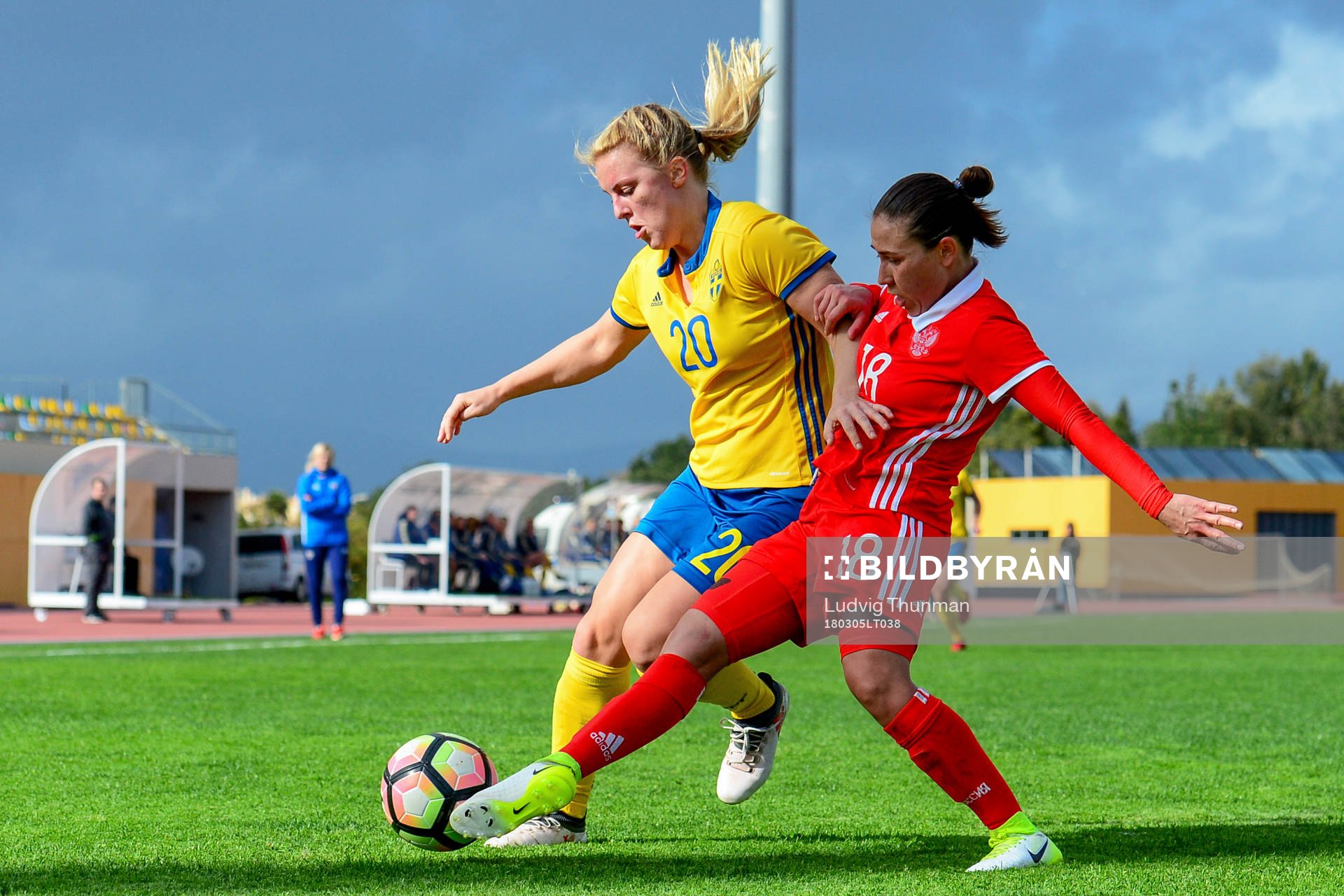 Sveriges Mimmi Larsson och Rysslands Elvira Ziiastinova