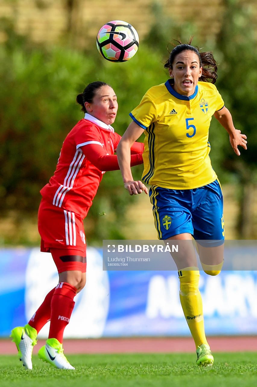 Rysslands Maria Galay och Sveriges Anna Oskarsson