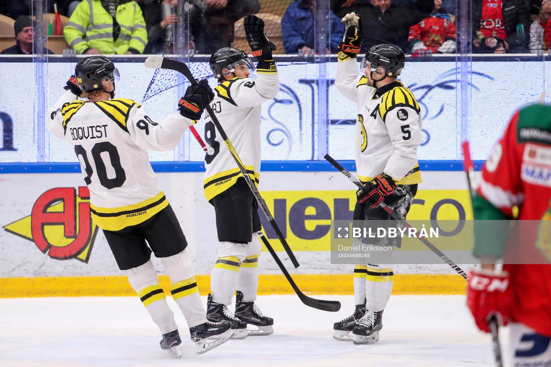 Brynäs Lukas Kilström jublar med lagkamrater