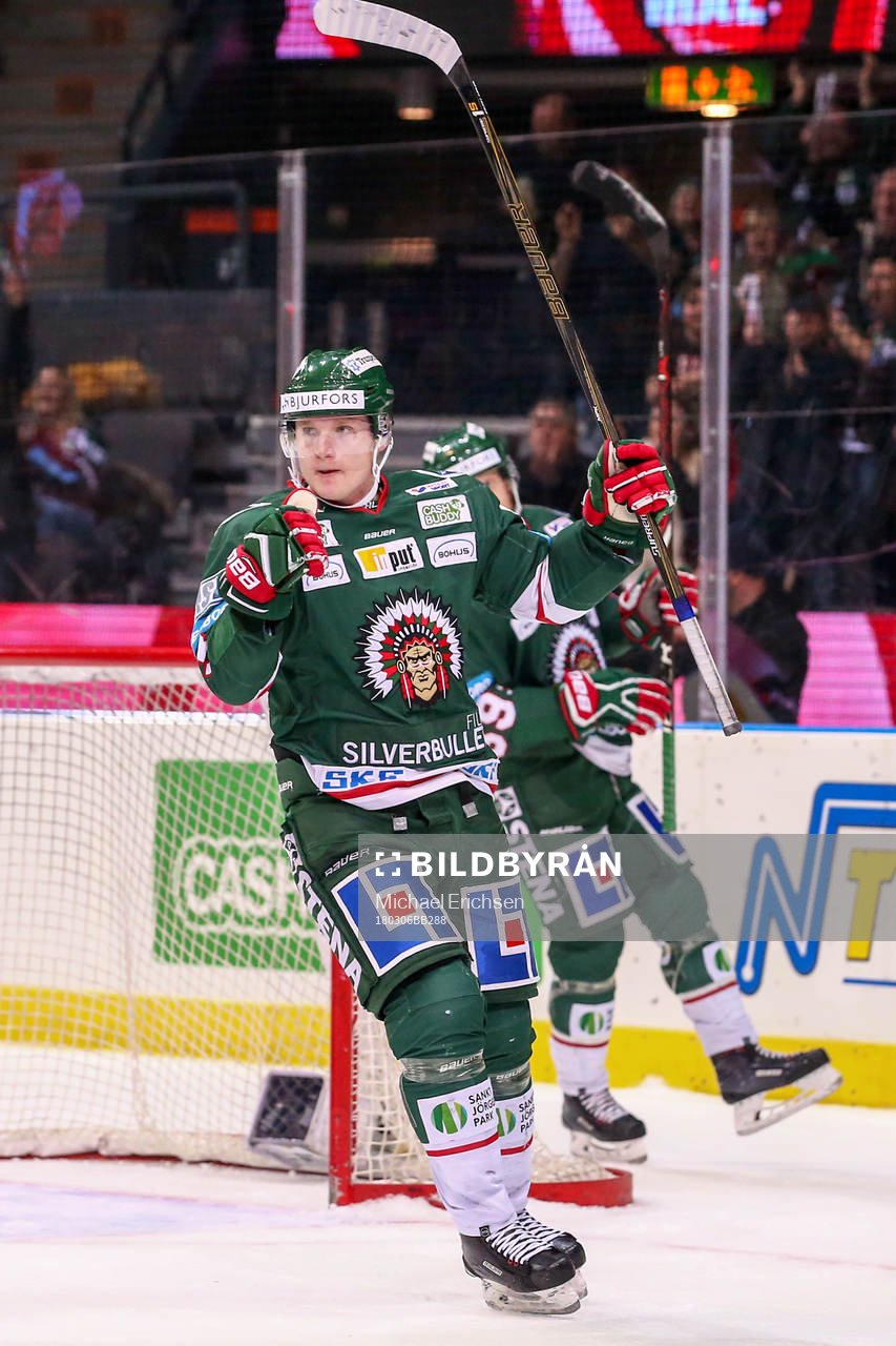 Frölundas Carl Grundström jublar