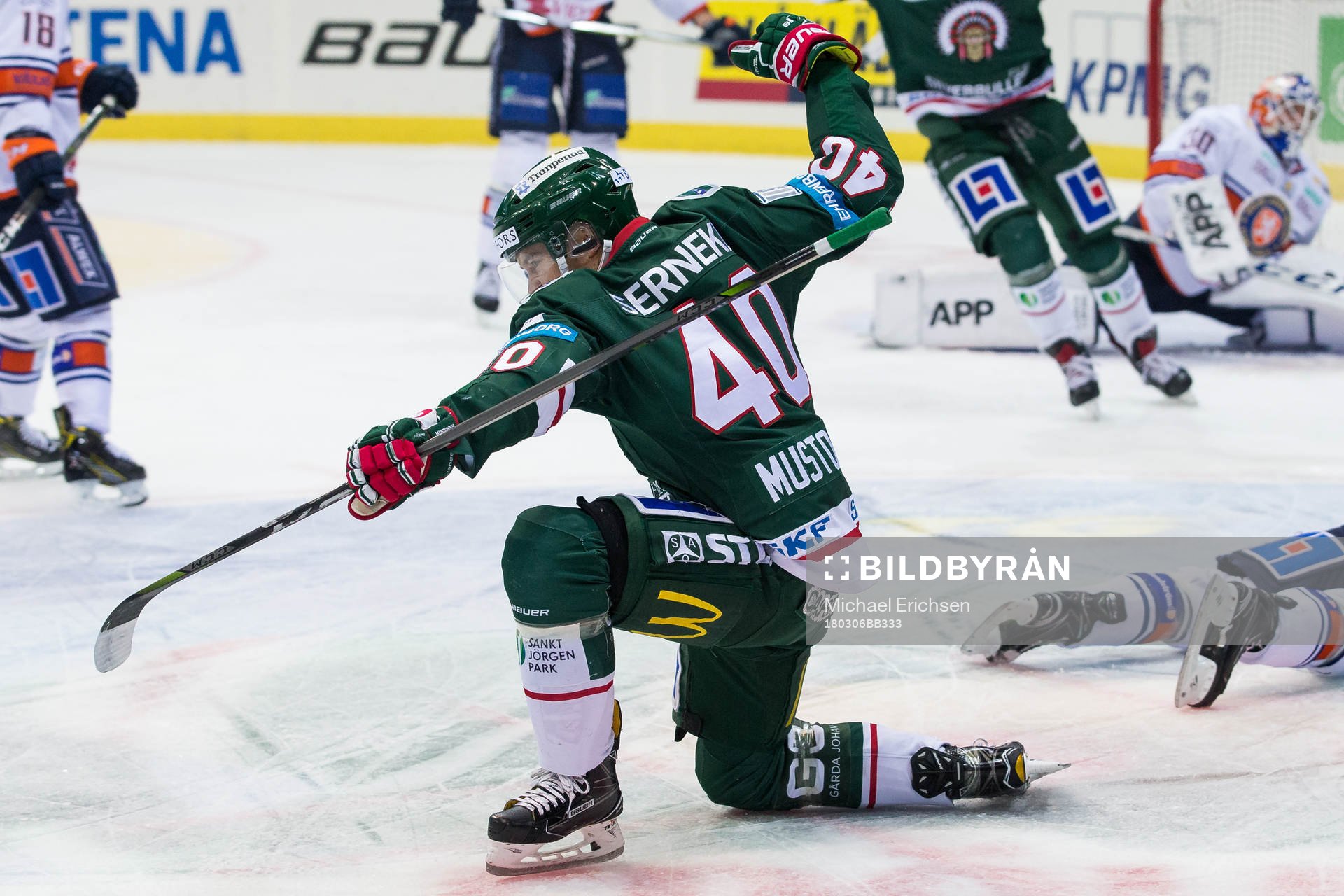 Frölundas Joel Mustonen jublar