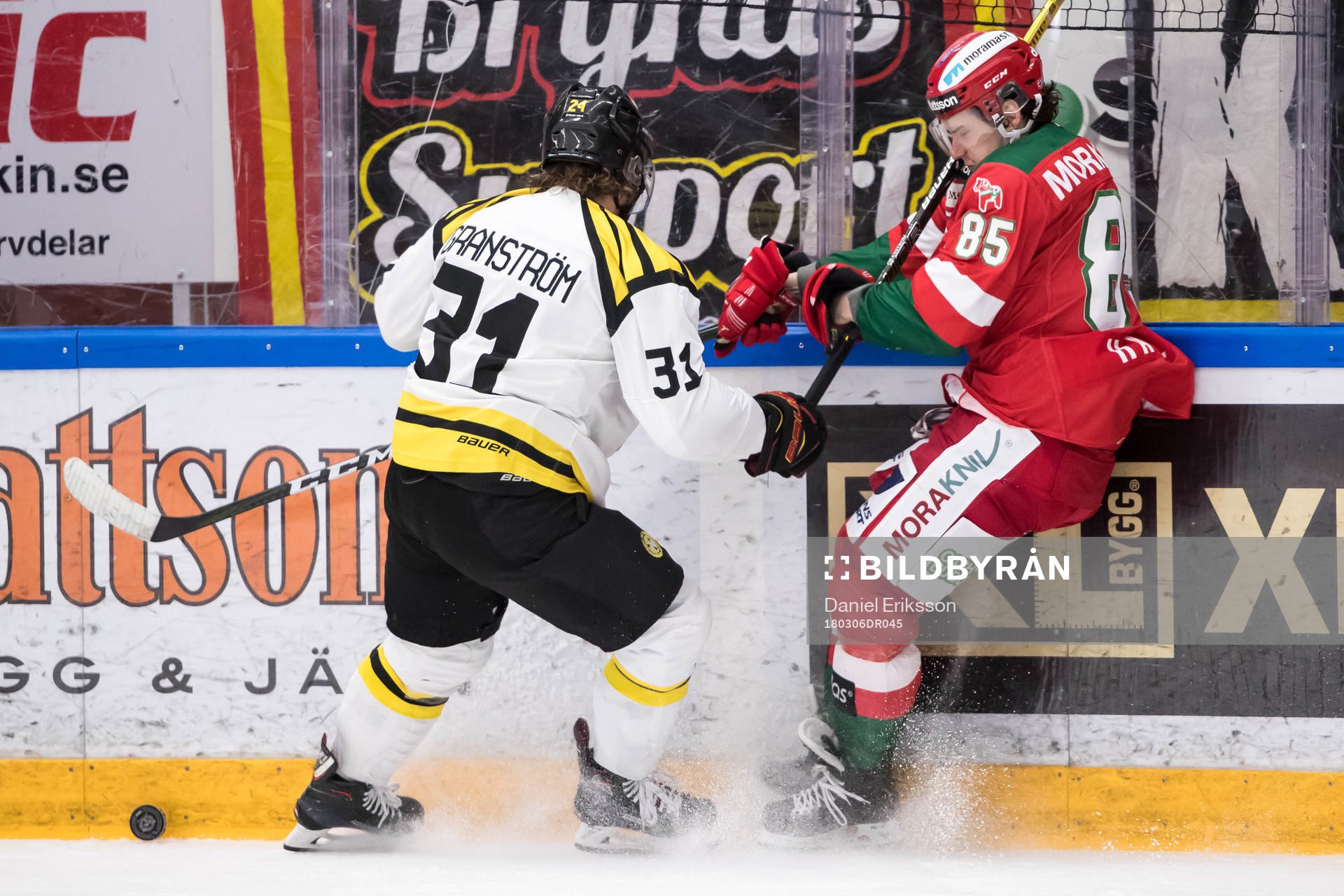 Brynäs Jonathan Granström och Moras Michael Haga  i