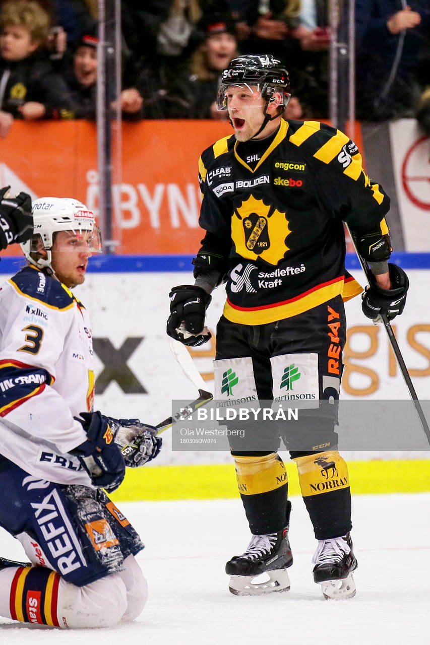 Skellefteås Oscar Möller jublar