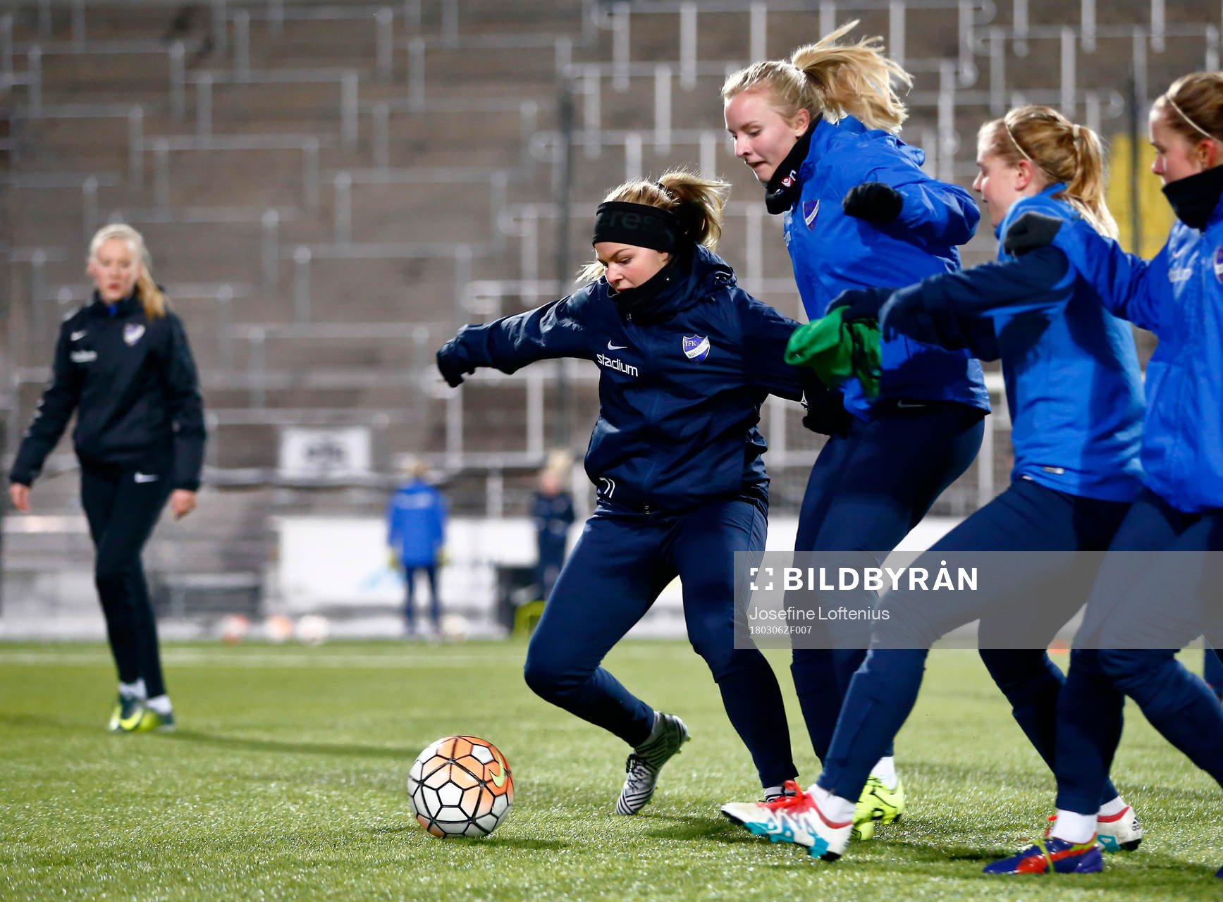 Träning med IFK Norrköping DFK på Östgötaporten