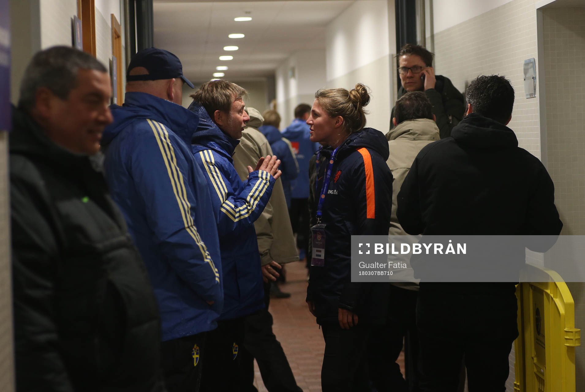 Sweden head coach Peter Gerhardsson talks with Netherlands