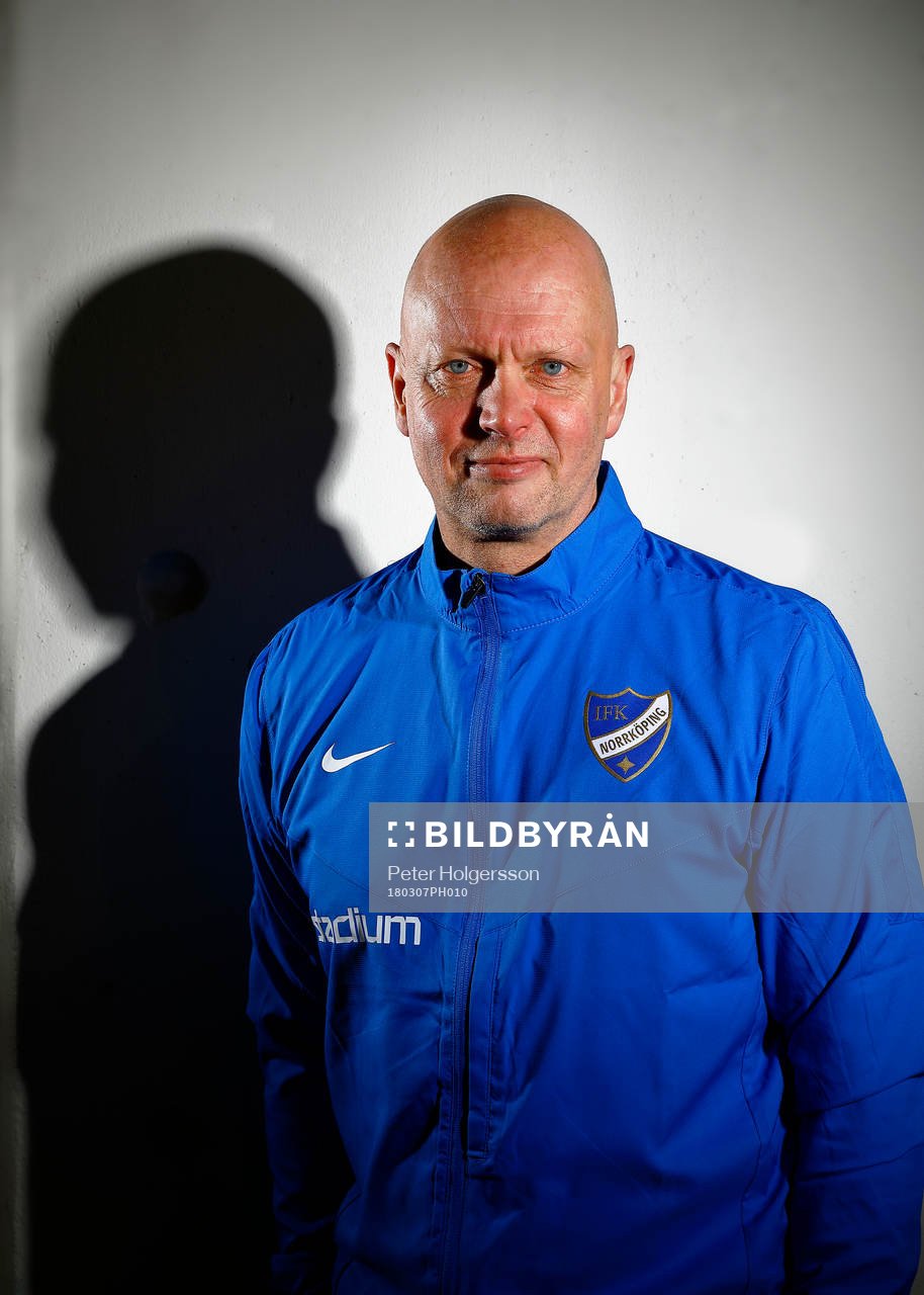 Tränare Tony Martinsson, ledare för fotbollsakademin